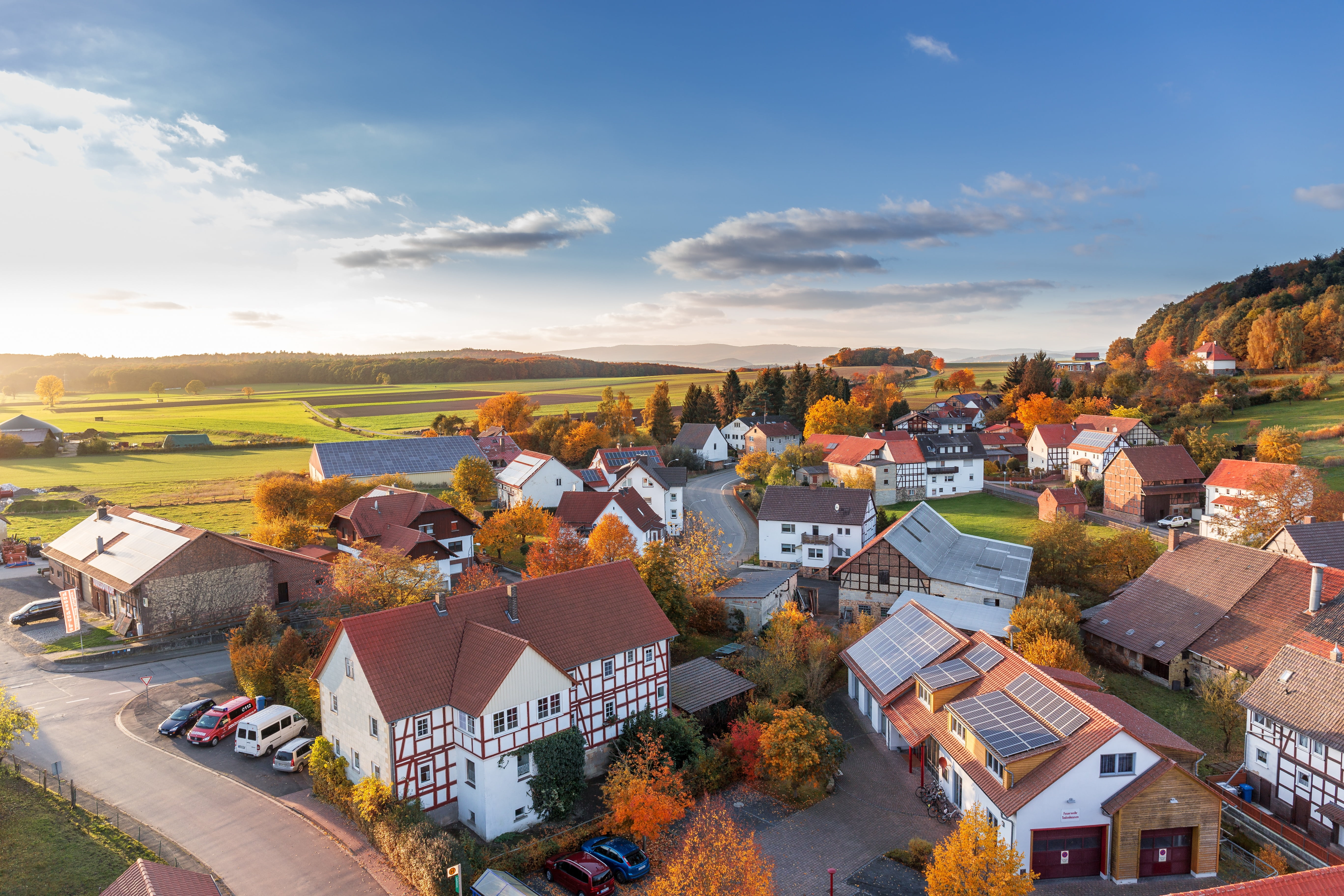 community, landscape, aerial view, cloud - sky, europe, houses, residential district, gray, mountains, outdoors, roof, church, top, sunlight, crowd, plant, HD Wallpaper