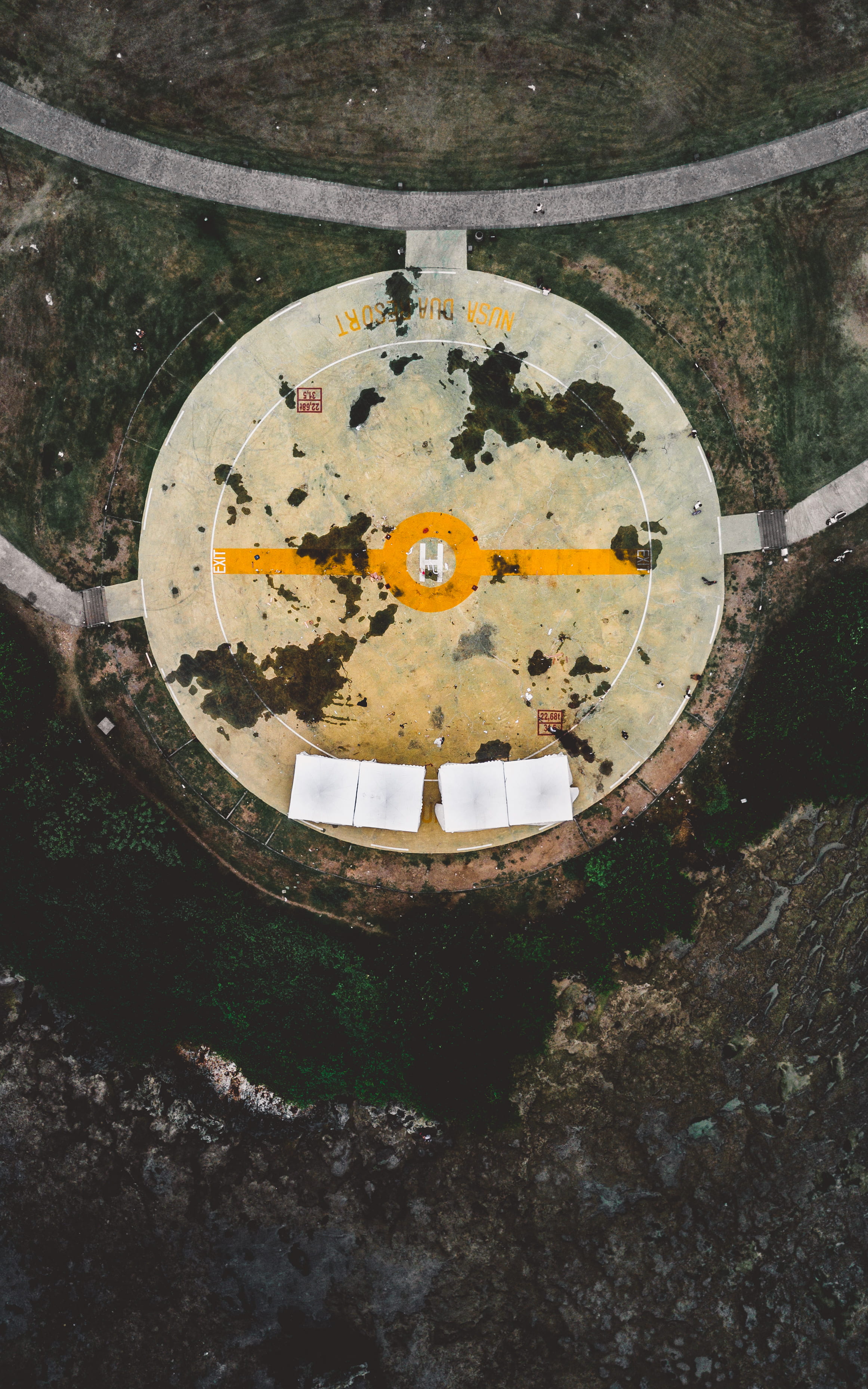 design, aerial view, aerial, photo, no people, road, directly above, landing, abandoned, land, geometric shape, circle, helicopter, hole, high angle view, Phone HD Wallpaper