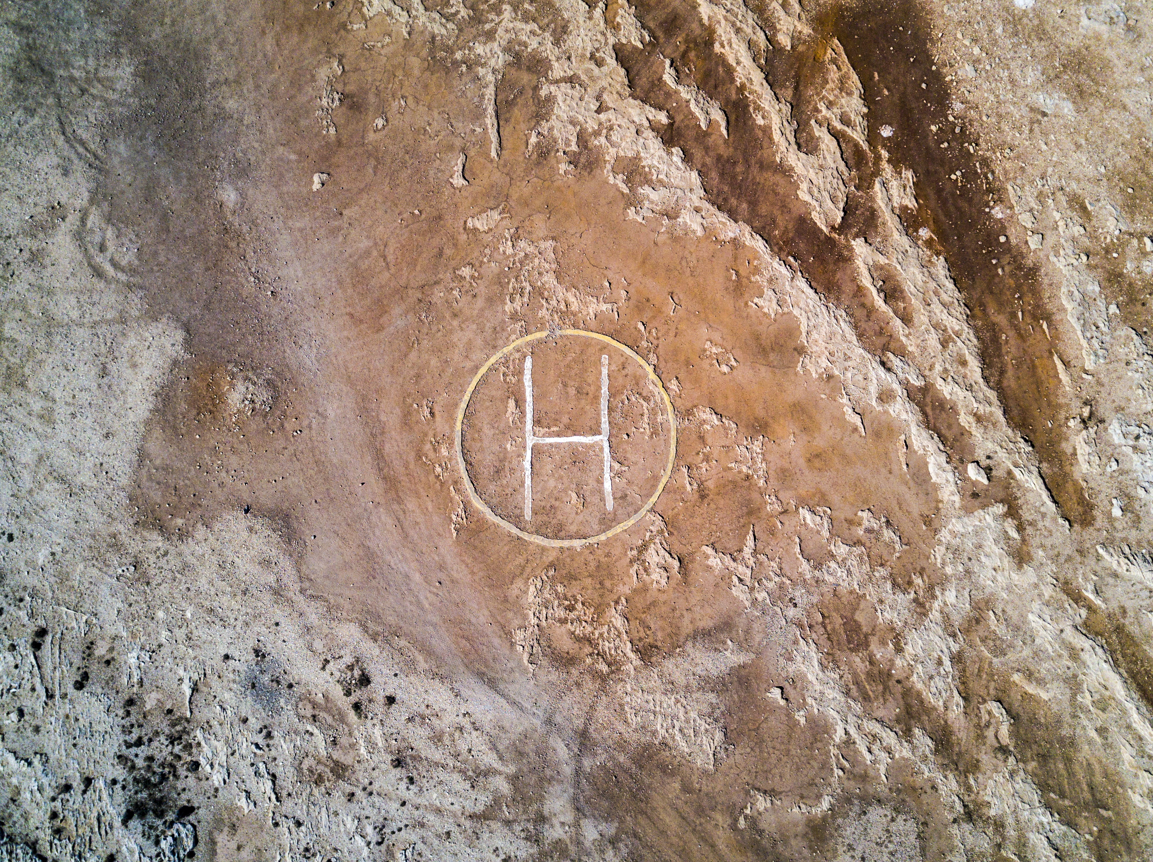 decor, architecture, circle, helipad, craft, creativity, cliff, roud, area, white, 4K, ancient civilization, wall - building feature, close-up, textured, HD Wallpaper