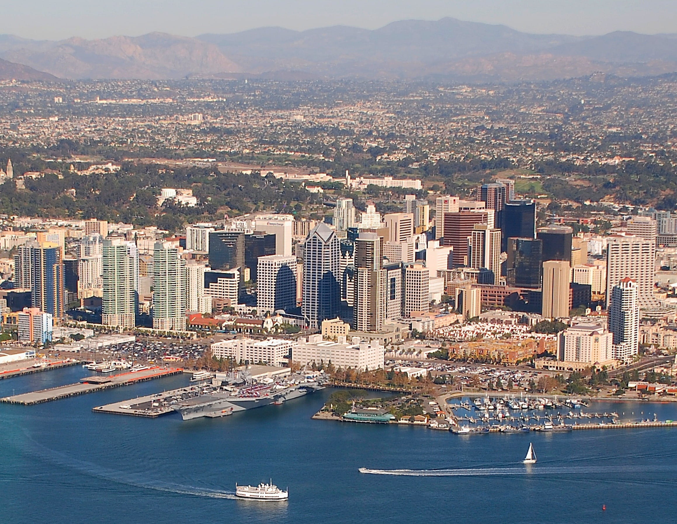 spring, skyline, built structure, ships, daytime, seashore, cityscape, bay, skyscrapers, rise, high, urban, building, summer, financial district, aerial, HD Wallpaper