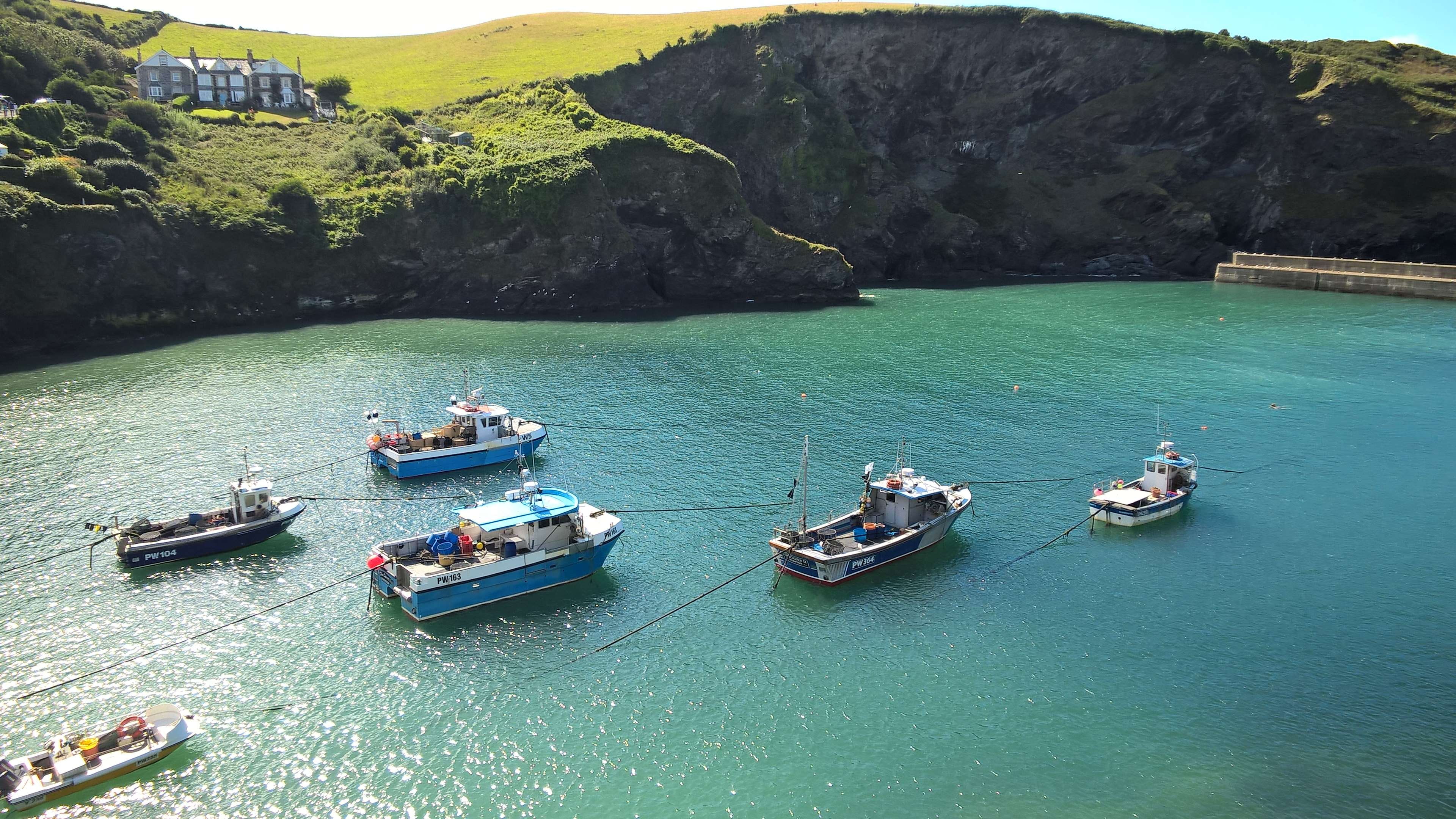 4K, mountain, scenics - nature, port isaac, high angle view, group of people, beauty in nature, nature, day, mode of transportation, transportation, waterfront, HD Wallpaper