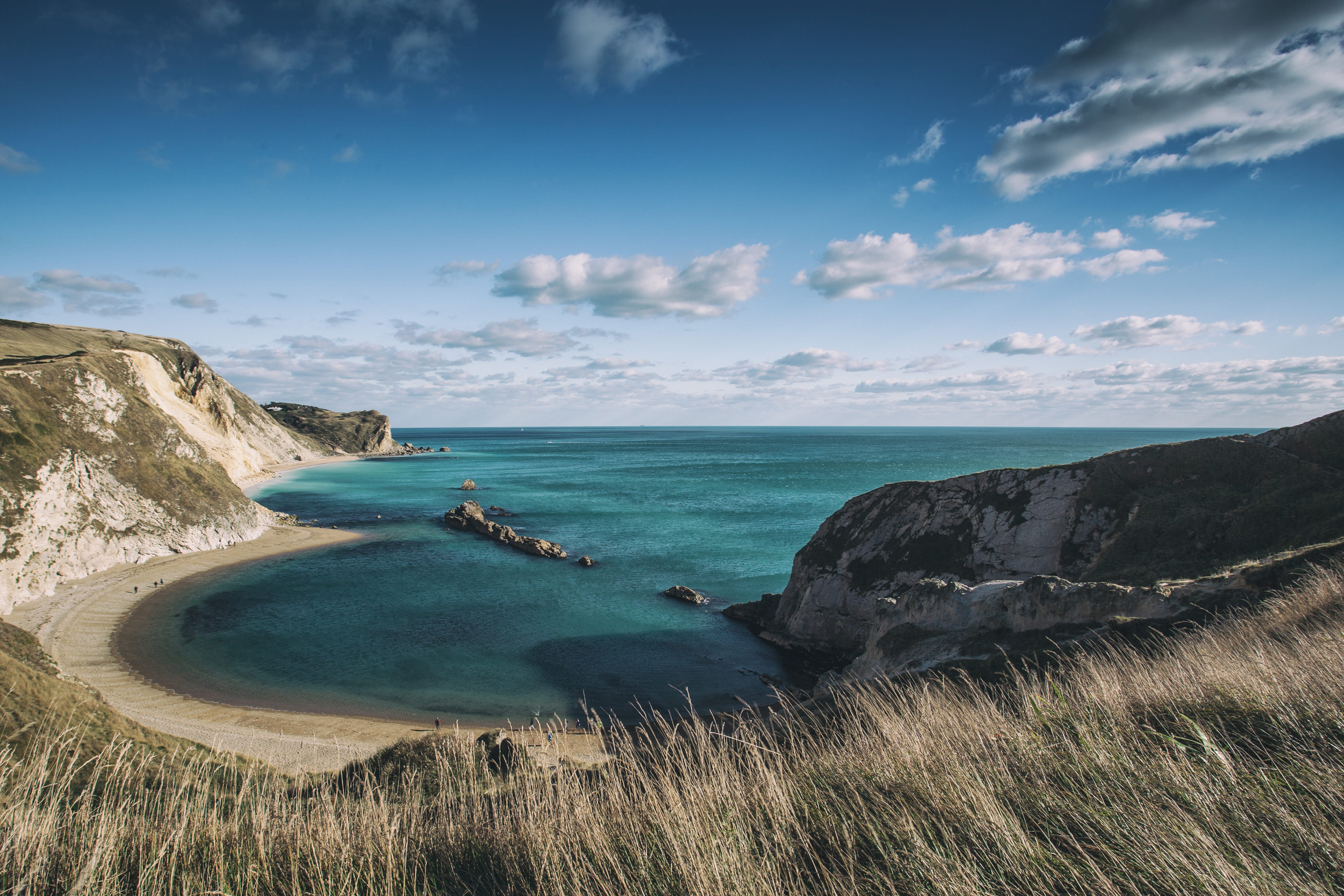 scenics, turquoise colored, cloud - sky, England, sky, outdoors, Dorset, cliff, clouds, travel Locations, beach, ocean, rock - Object, coast, water, day, HD Wallpaper