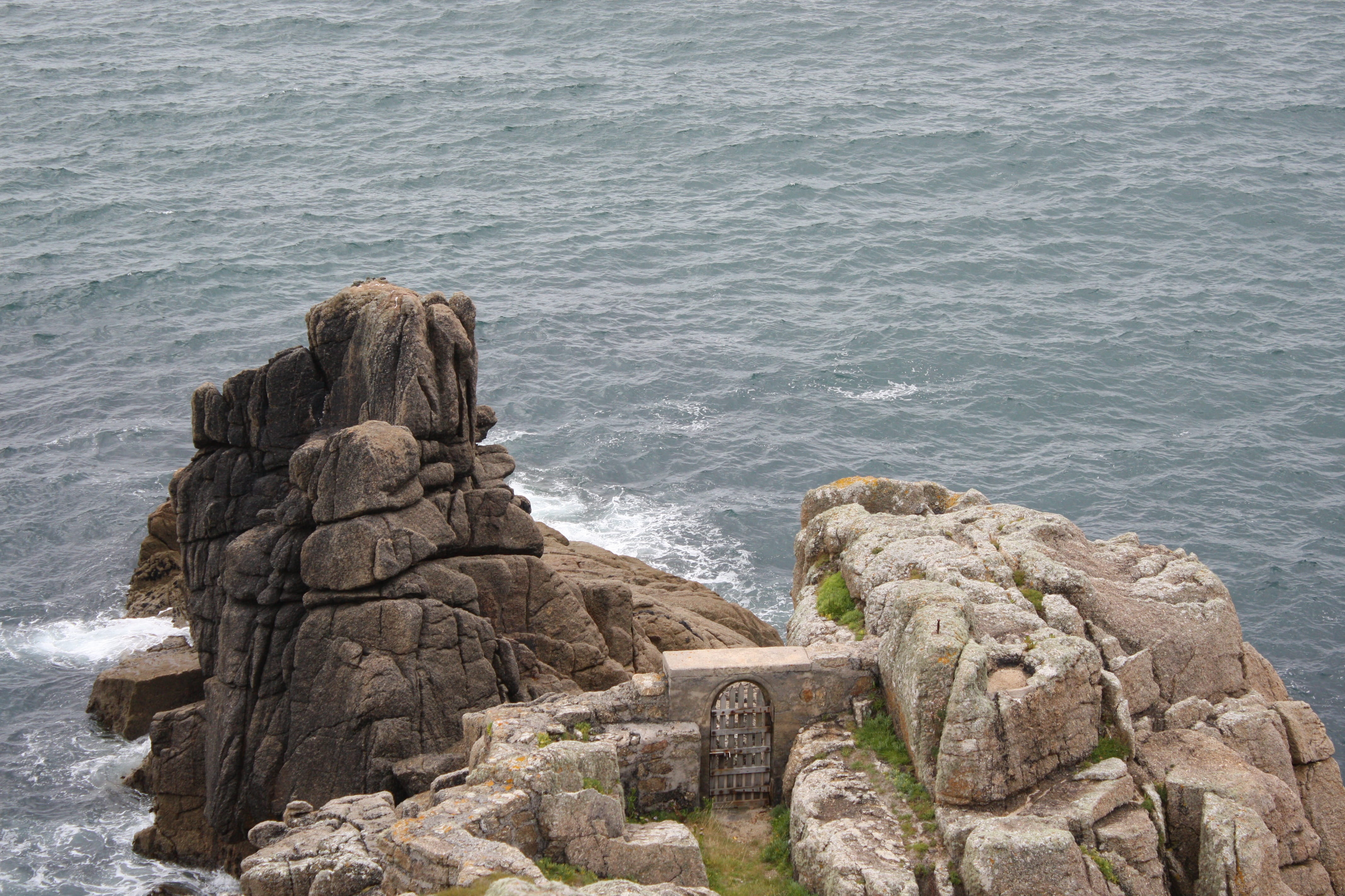 britain, no People, rock formation, travel Locations, scenic, beauty in nature, nature, Porthcurno, tranquil scene, coastline, shore, Penzance, minacktheatre, HD Wallpaper