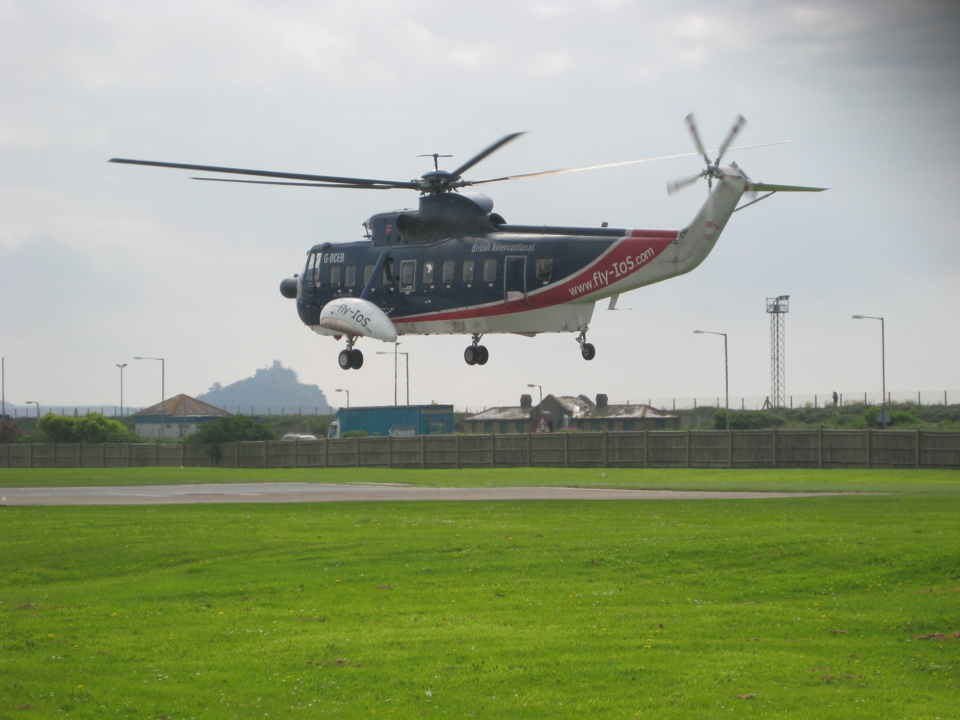 flight, plane, transportation, field, longrock, airplane, plant, mid-air, on the move, land, flying, motion, mode of transportation, heliport, green color, HD Wallpaper