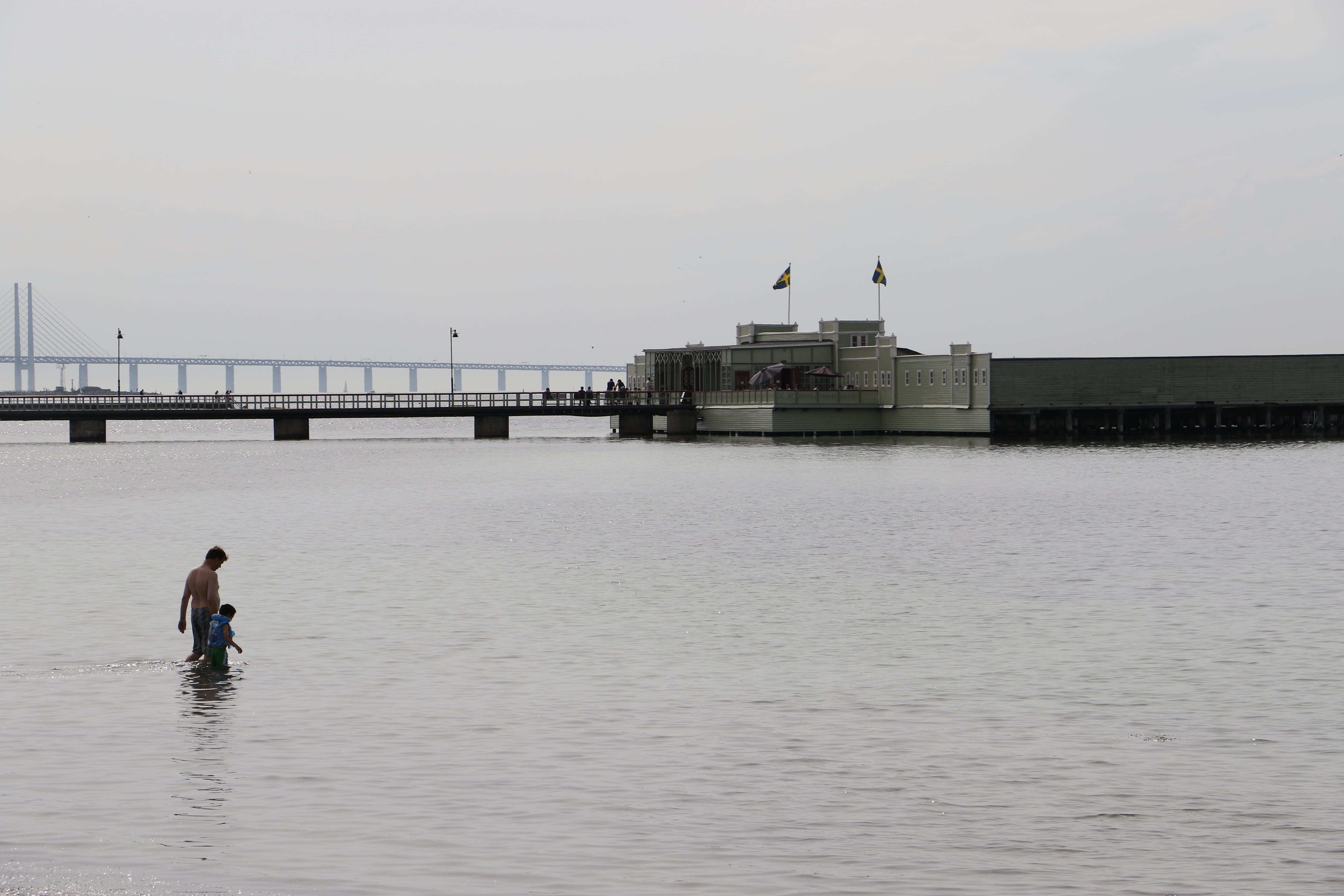 men, ocean, family, jetty, day, grey, child, clear sky, lifestyles, dad, nature, outdoors, sea, copy space, oresund, pier, bath, building, real people, HD Wallpaper