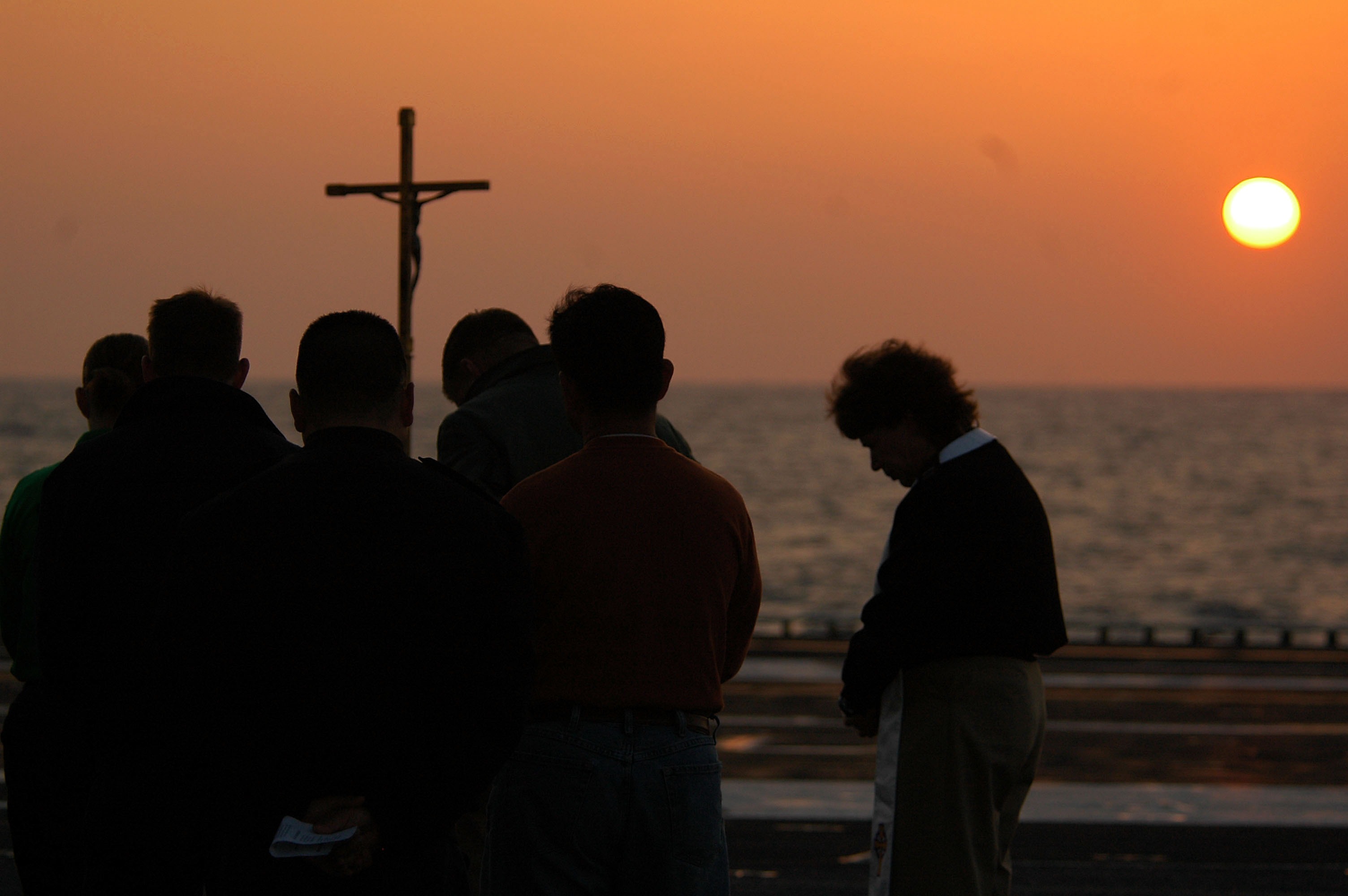 silhouettes, military, water, group of people, togetherness, sea, lifestyles, adult, sunrise, sky, spirituality, navy, orange color, group, clouds, praying, HD Wallpaper