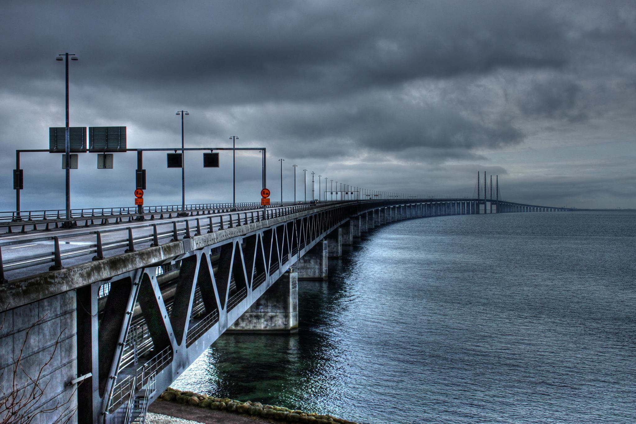 bridge - man made structure, building exterior, connection, way, transportation, sky, malmö, bridge, bro, overcast, dramatic sky, peberholm island, architecture, HD Wallpaper