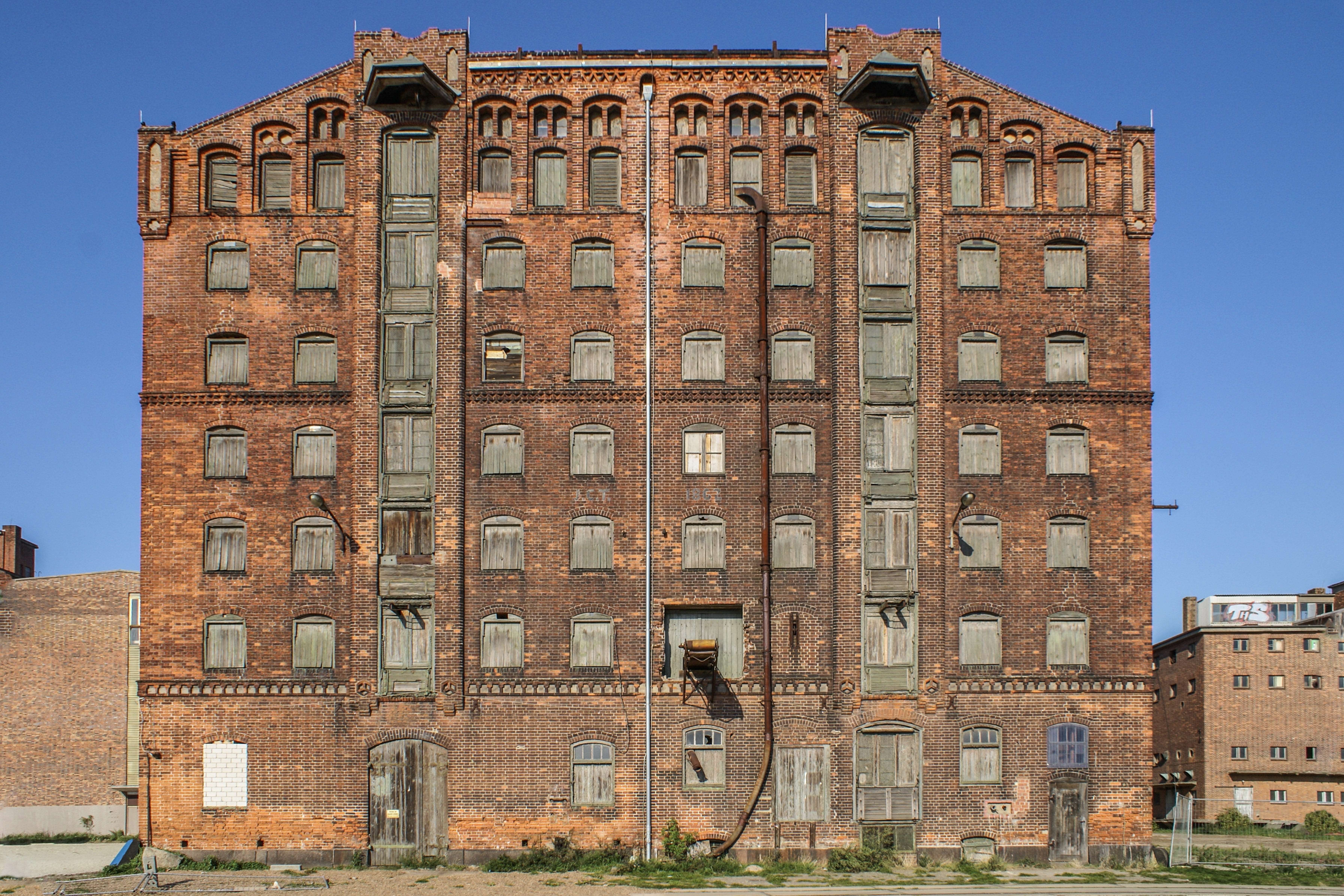 port, baltic sea, old, travel destinations, house, nature, outdoors, historically, sky, ruined, 5K, clear sky, brick, architecture, low angle view, warehouse, HD Wallpaper