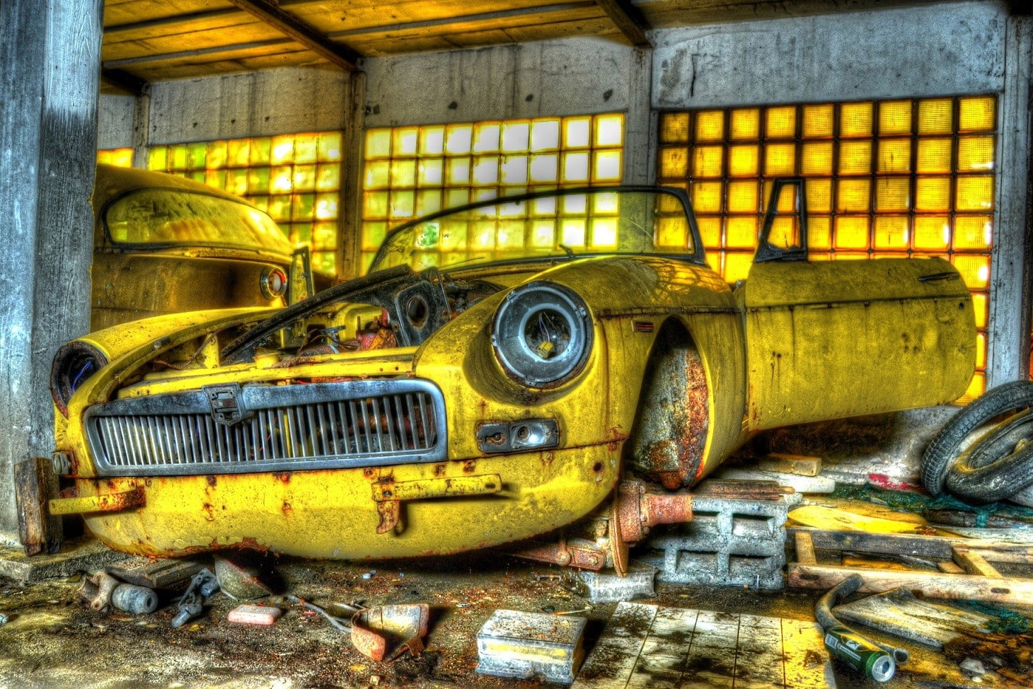 mode of transportation, transportation, rusty, gray, decline, old, near, obsolete, no people, day, garage, concrete, outdoors, land vehicle, motor vehicle, HD Wallpaper