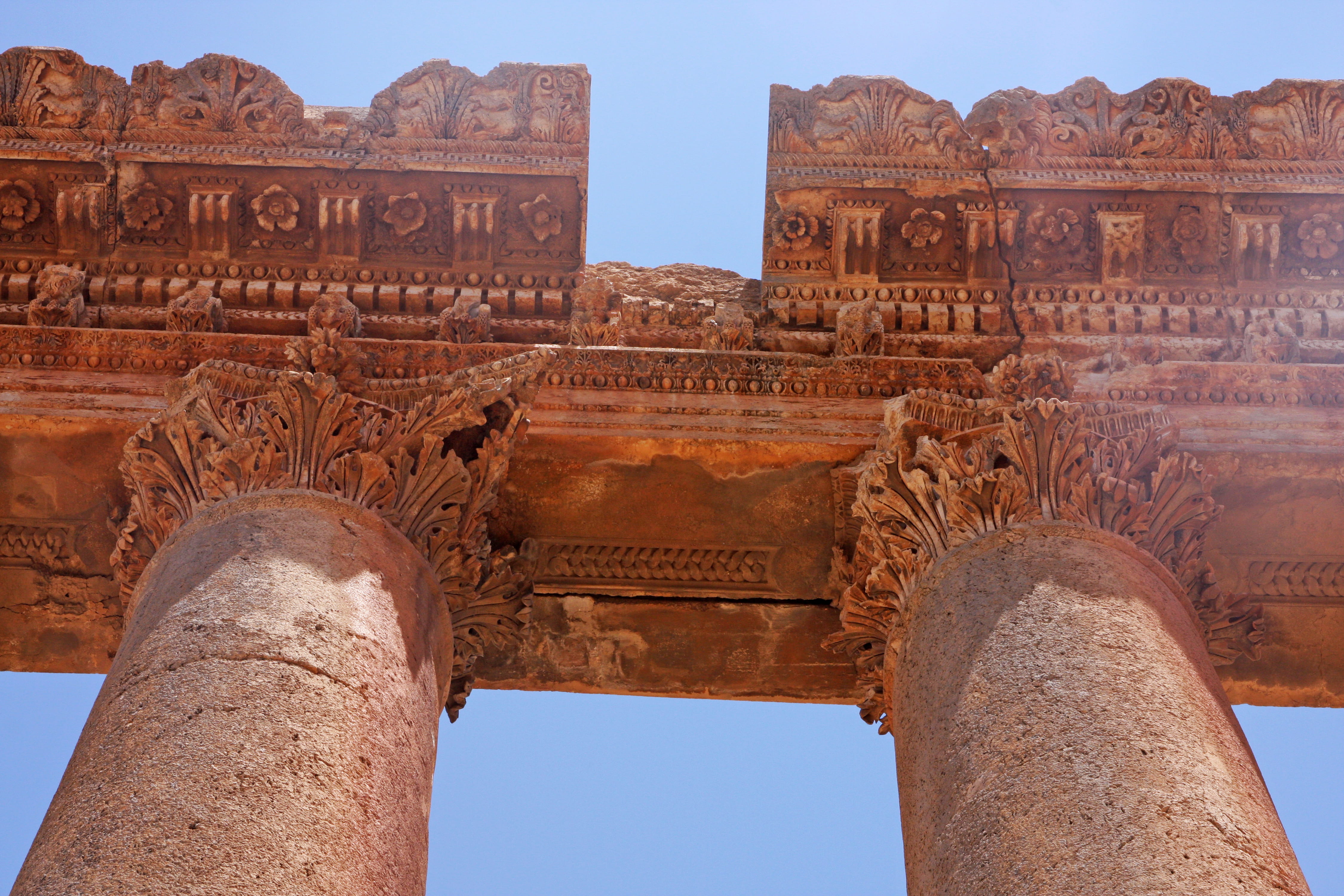 no people, day, baalbeck, columns, capital, travel, ruins, the past, concrete, built structure, architecture, place of worship, lebanon, fort, shrine, old, HD Wallpaper