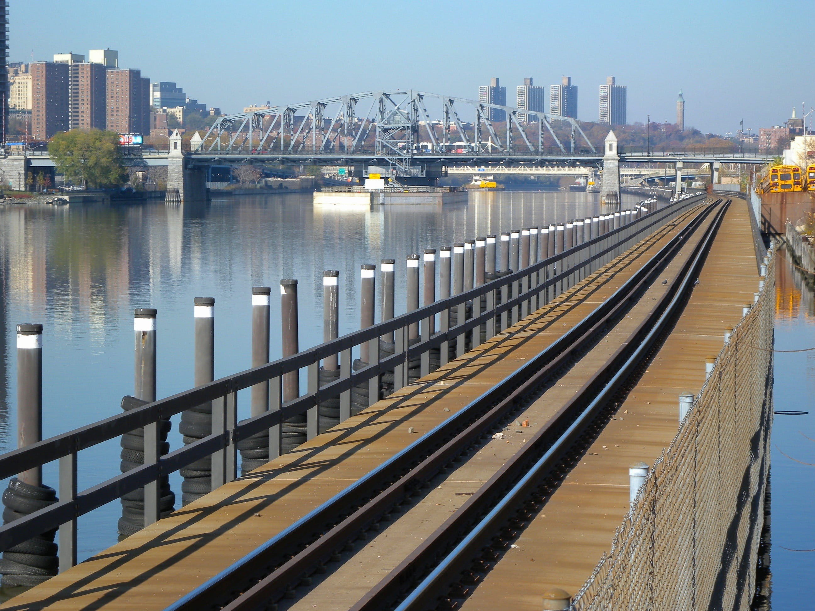 reflections, 2K, tracks, Railroad, bronx, Bronx, connection, building exterior, nature, built structure, buildings, outdoors, city, no people, urban, outside, HD Wallpaper