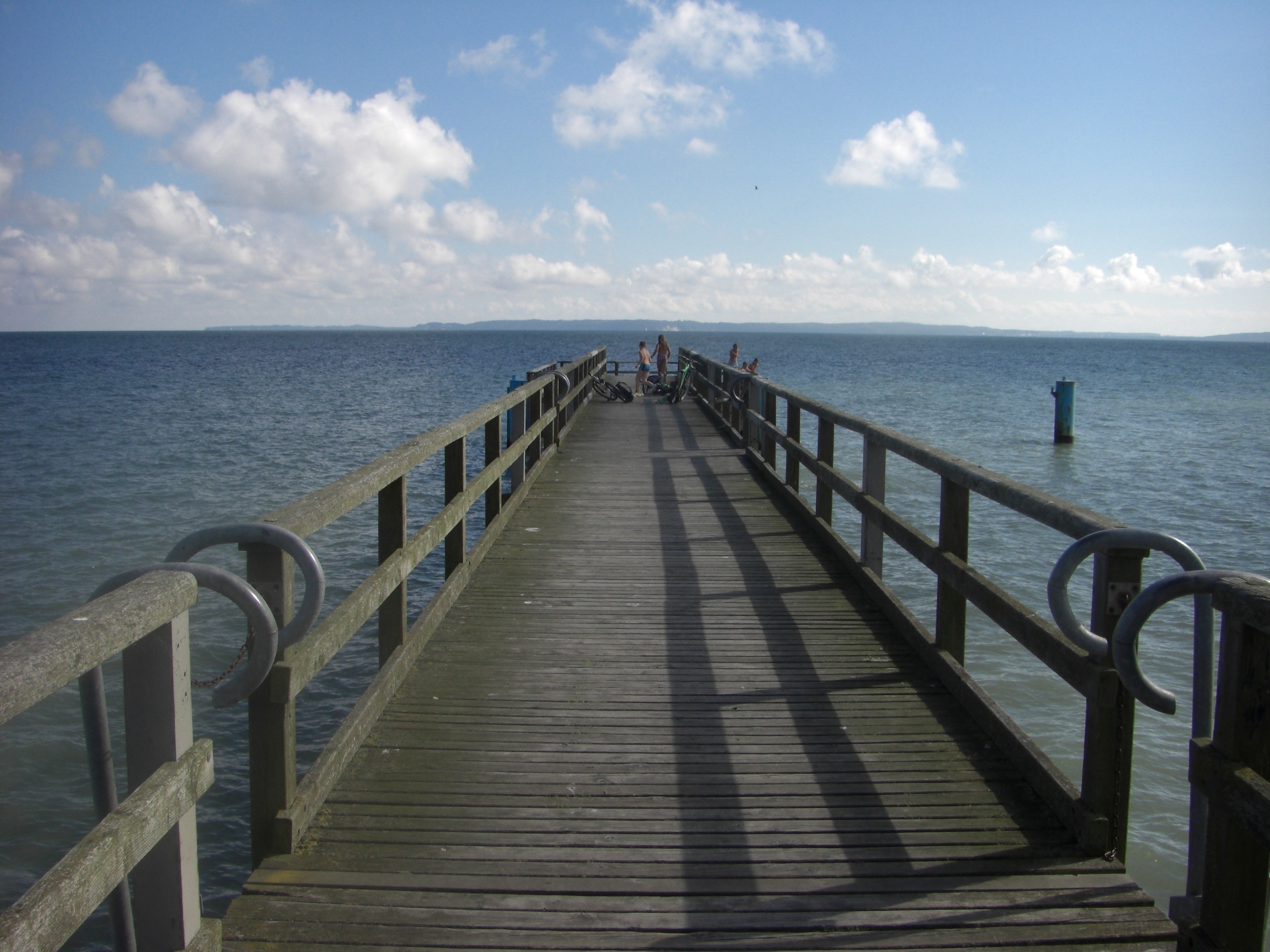 railing, holiday, clouds, ocean, no people, beauty in nature, long, wood paneling, sky, cloud - sky, web, water, horizon over water, sassnitz, away, sunlight, HD Wallpaper