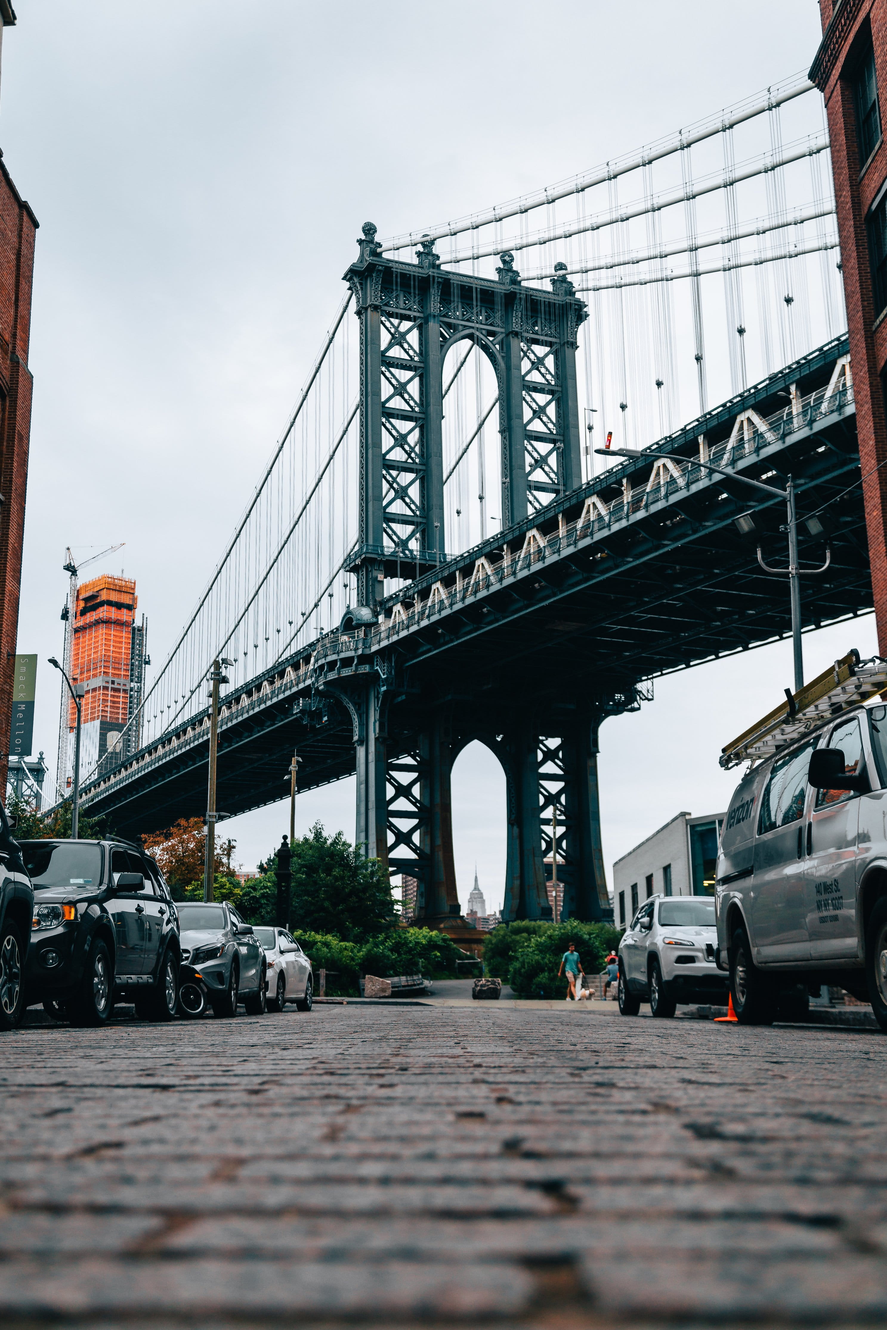 long, bridge - man made structure, sky, travel destinations, brick, incidental people, New York City, outdoors, car, City, urban, engineering, nature, travel, Phone HD Wallpaper