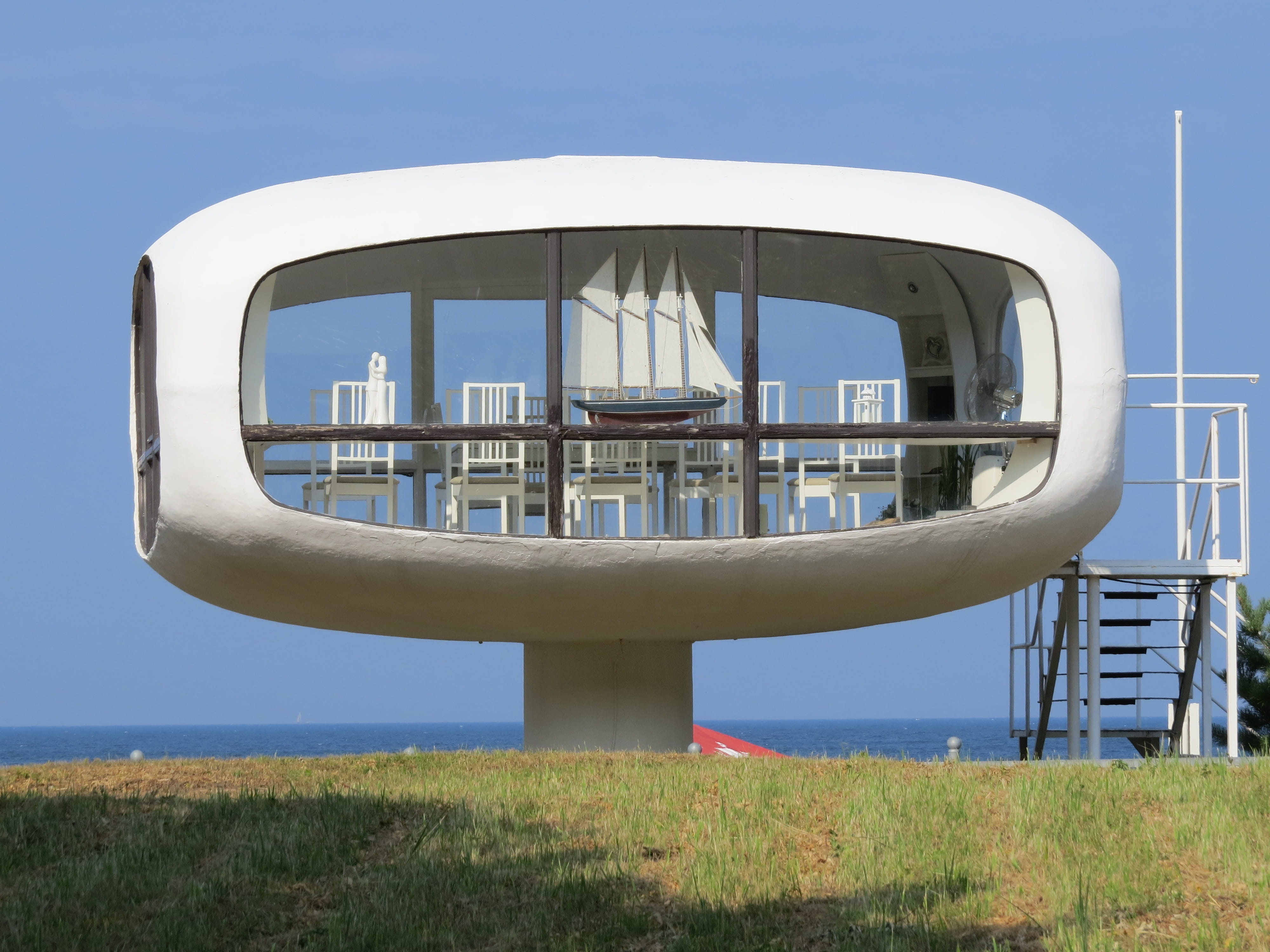 sky, shape, building exterior, beach, outdoors, no people, architecture, Baltic Sea, sunlight, clear sky, metal, Binz, sea, built structure, security, safety, HD Wallpaper