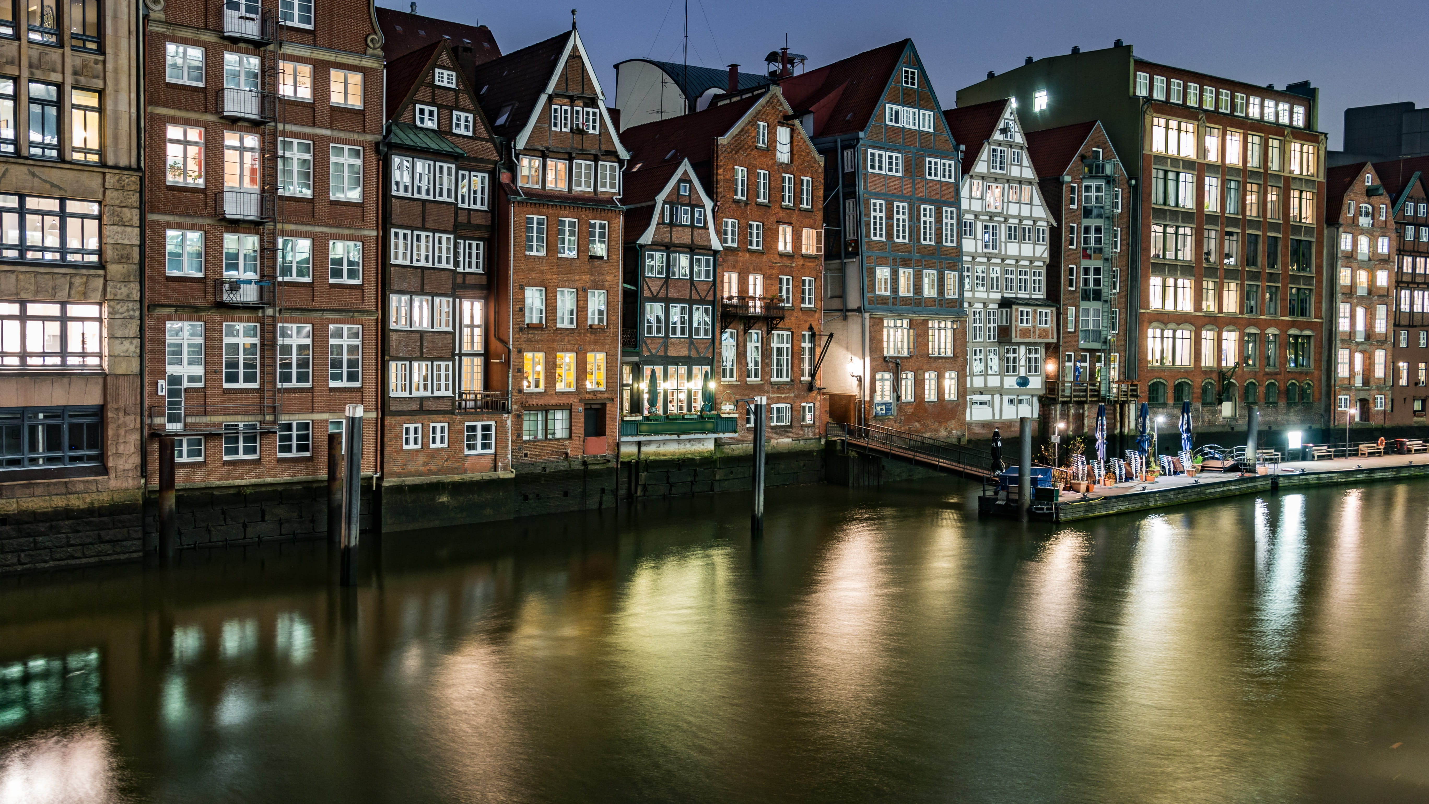 waterfront, day, speicherstadt, building exterior, hanseatic city, city, outdoors, row house, channel, reflection, architecture, hamburg, residential district, HD Wallpaper