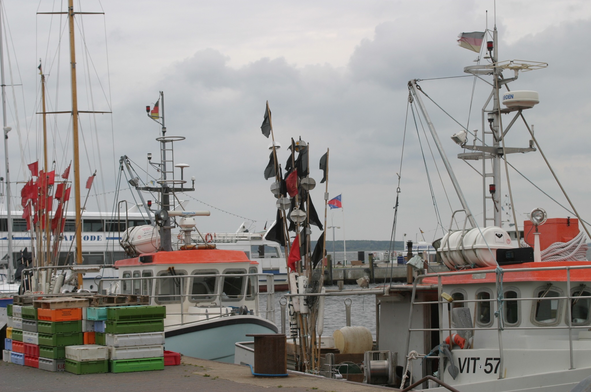 mode of transportation, fishing, nautical vessel, building exterior, ship, port, passenger craft, built structure, commercial dock, rügen island, cloud - sky, HD Wallpaper