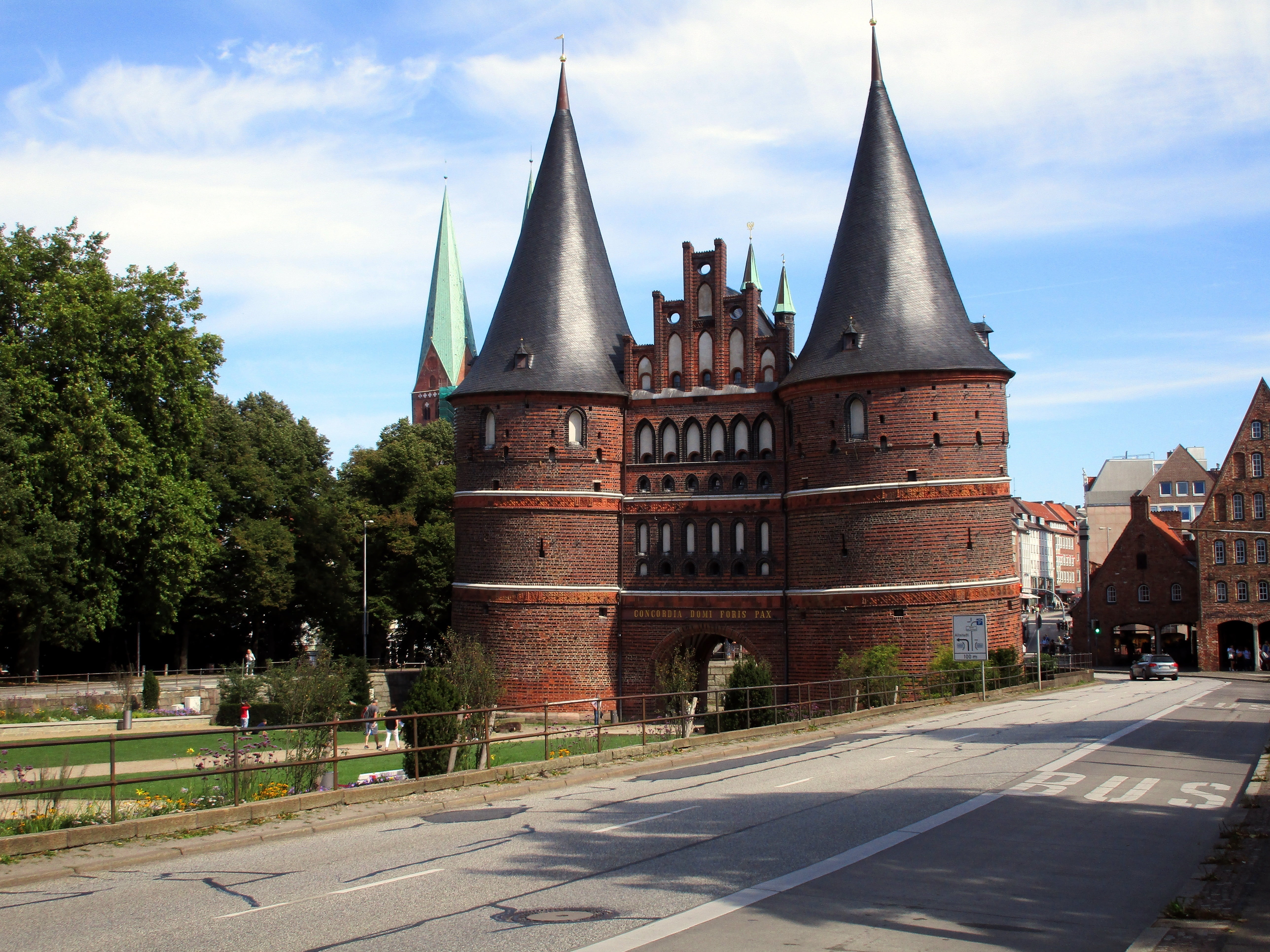 plant, historically, building exterior, known, hanseatic city, lion city, old town, travel destinations, holsten gate, nature, tree, incidental people, HD Wallpaper