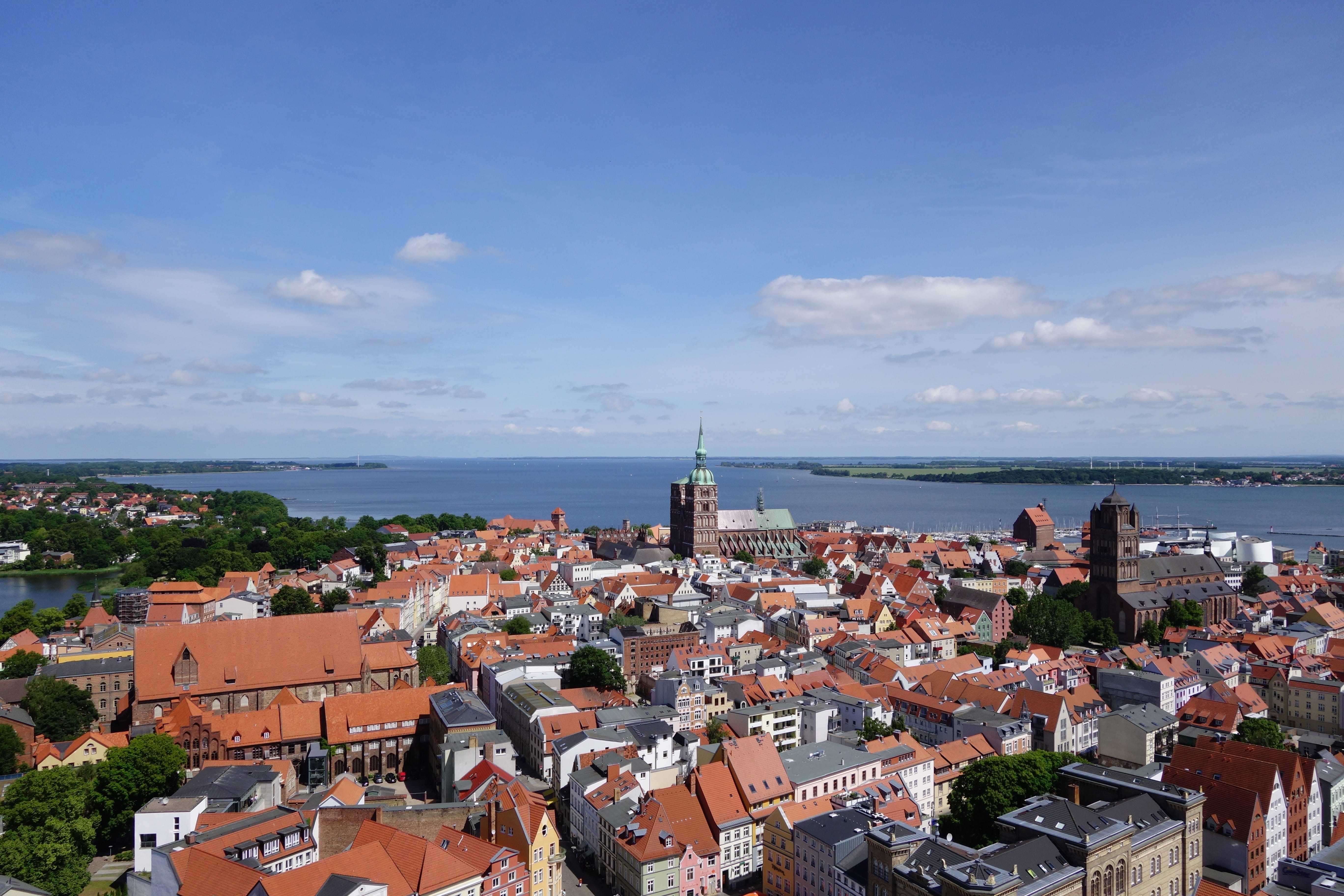 water, 5K, building exterior, coast, cityscape, city, nature, high angle view, outdoors, sea, architecture, crowd, residential district, baltic sea, day, HD Wallpaper