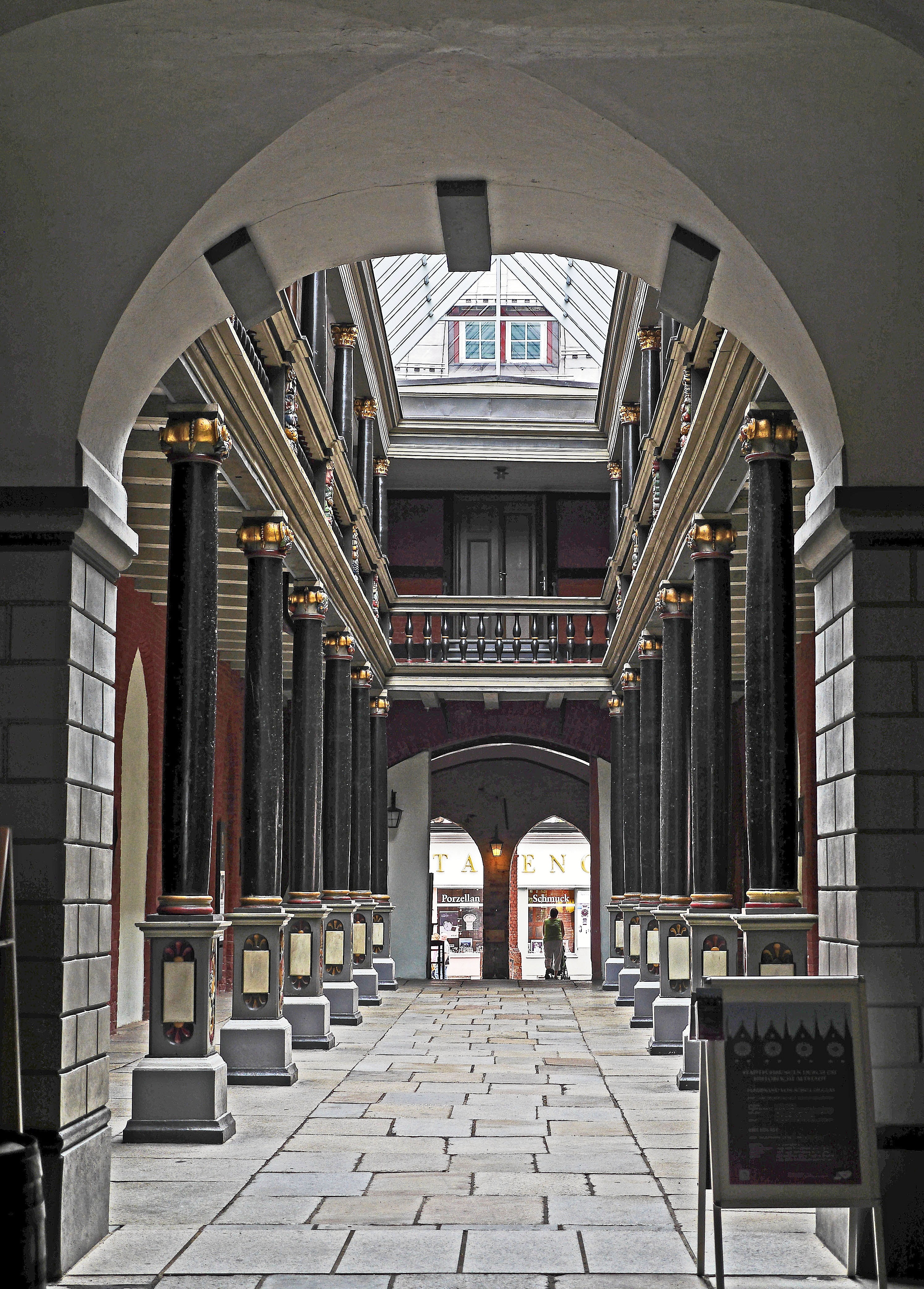 4K, built structure, religion, adult, archway, women, real people, the way forward, binnenhof, parapet, stralsund, men, building, wooden construction, Phone HD Wallpaper
