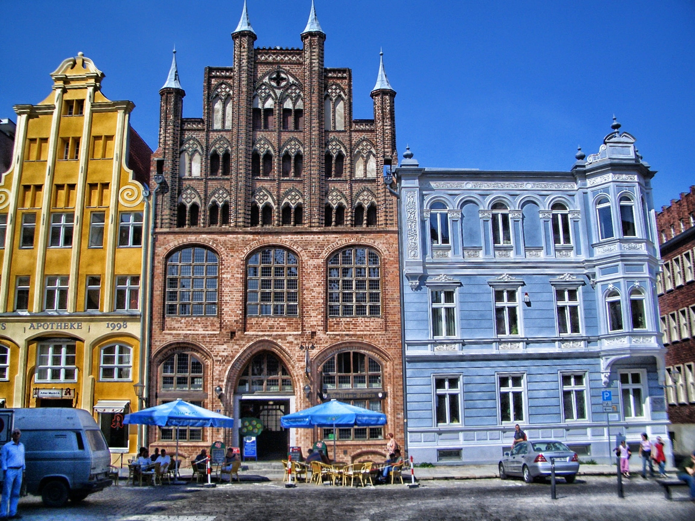 city life, buildings, sky, café, transportation, travel destinations, clouds, town, arch, outdoors, day, hdr, architecture, stralsund, travel, clear sky, HD Wallpaper