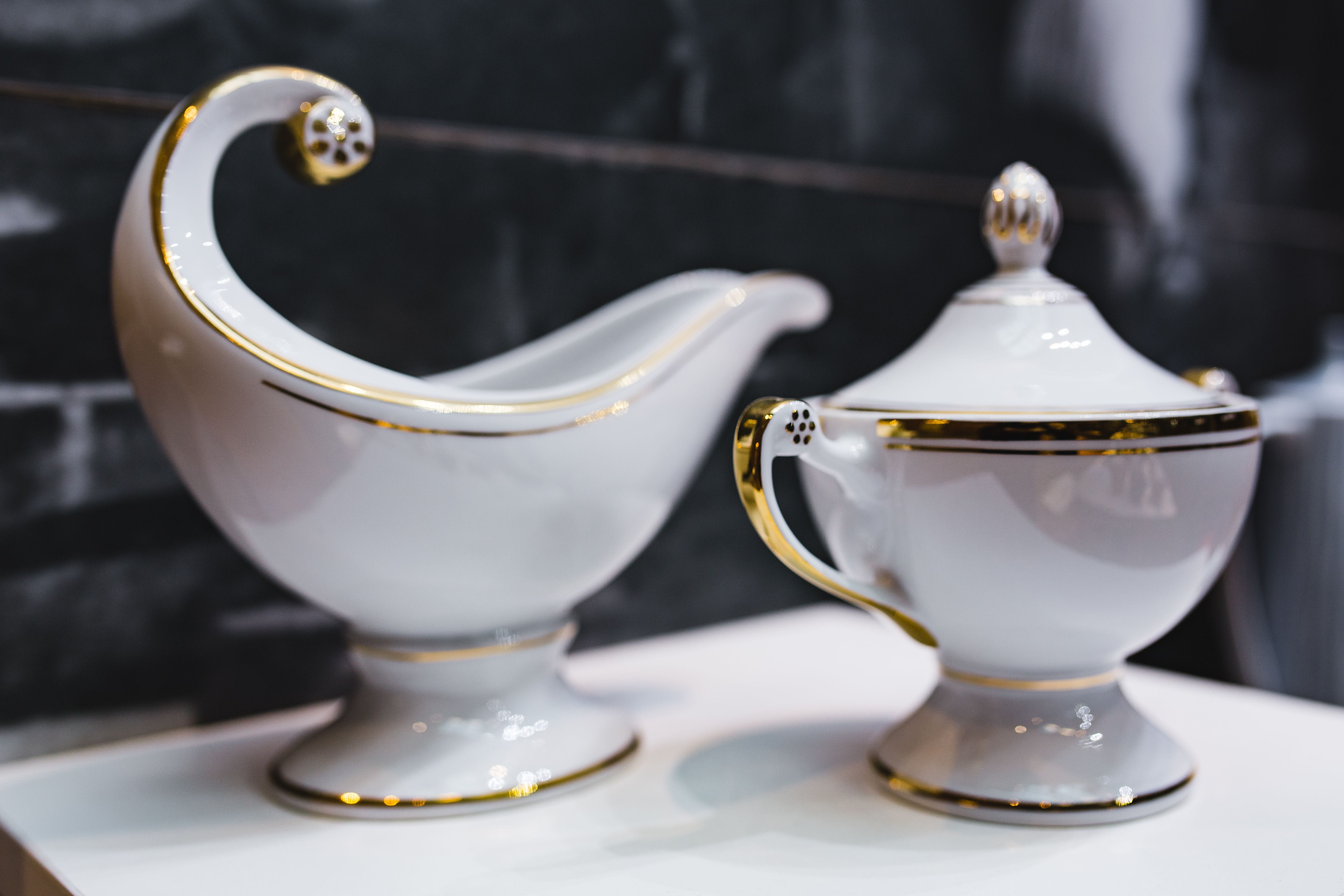 ceramic, still life, 5K, elegance, studio shot, two objects, luxury, dishware, kitchenware, setting, crockery, ceramics, dishes, tea cup, metal, day, silver colored, HD Wallpaper