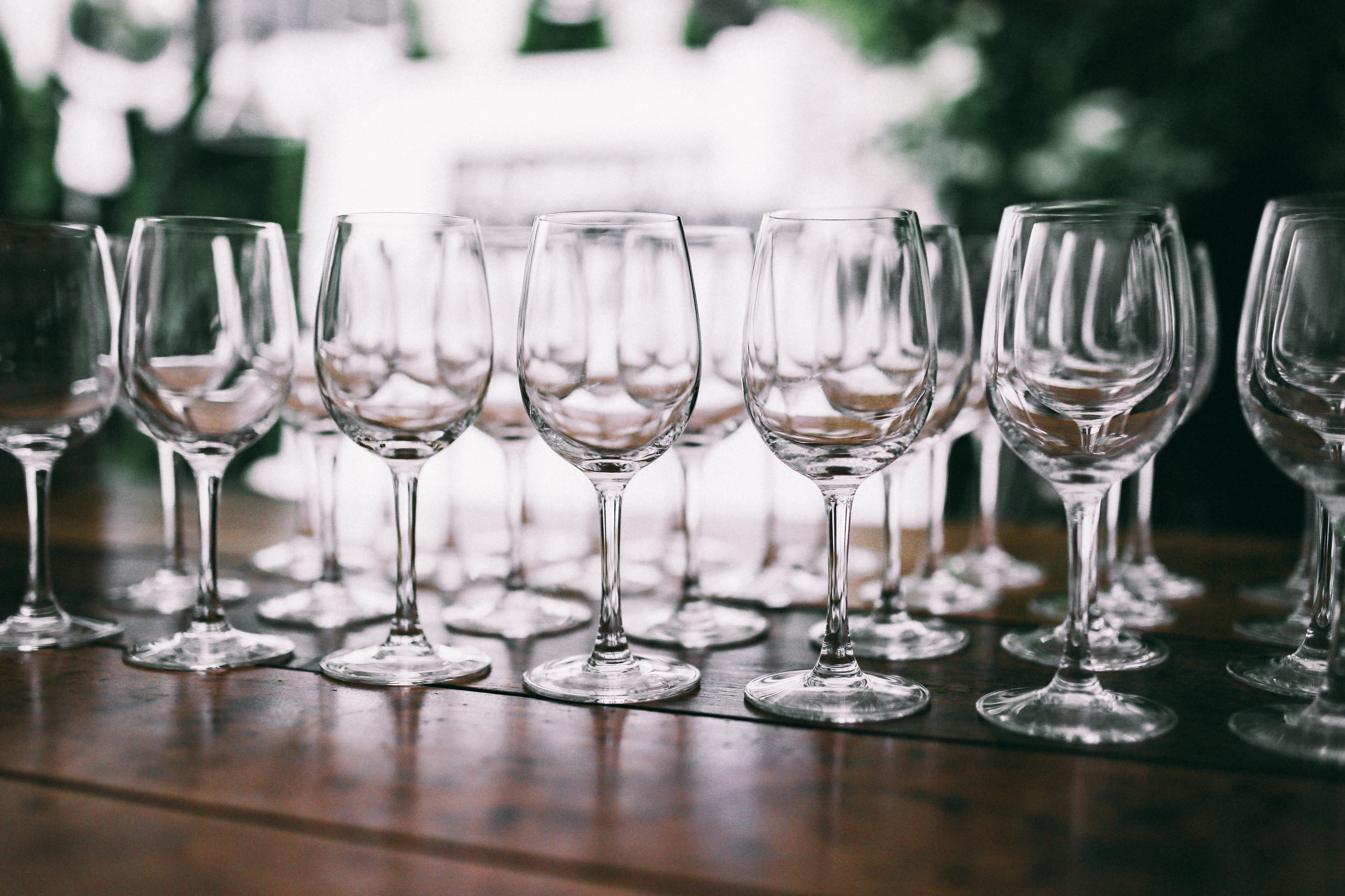 crockery, household equipment, napkin, luxury, selective focus, 5K, restaurant, alcohol, setting, silverware, drink, glass, wineglass, glass - Material, HD Wallpaper