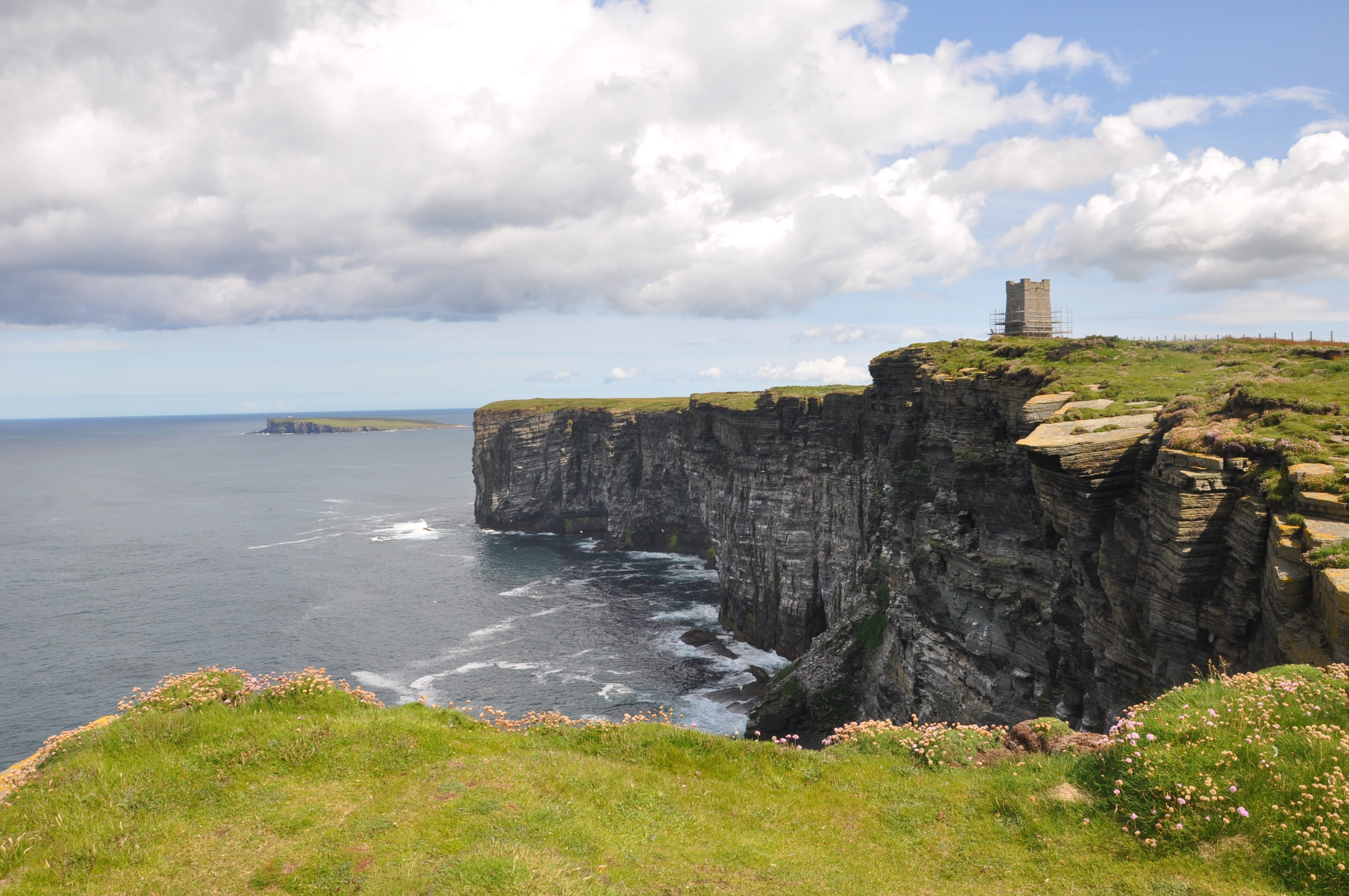 landscape, rock - object, architecture, seashore, scotland, tranquil scene, cloud - sky, plant, travel, 2K, orkney, outdoors, beauty in nature, horizontal plane, HD Wallpaper