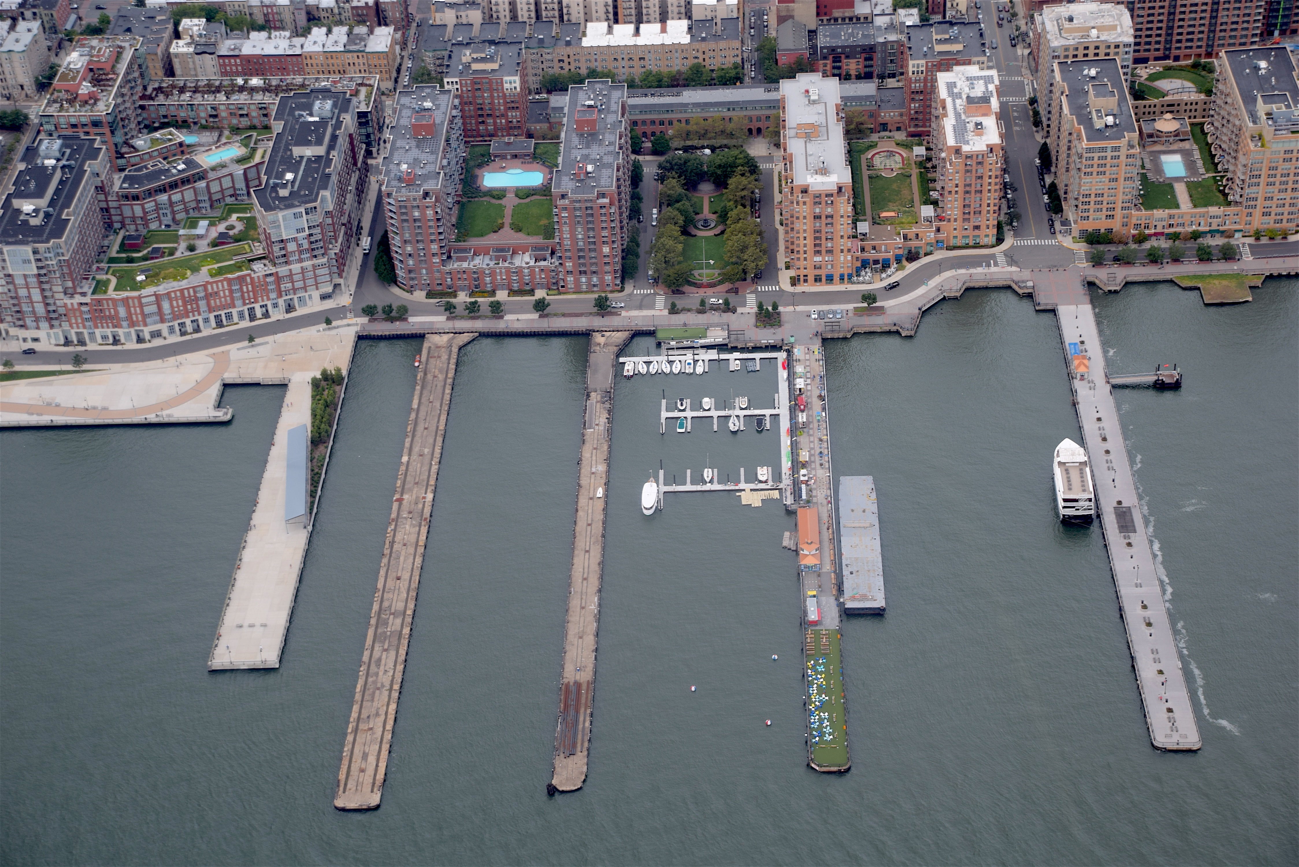 usa, river, transportation, shipping, downtown, outdoors, connection, travel, no people, aerial View, harbor, metropolis, architecture, nyc, nature, city, HD Wallpaper