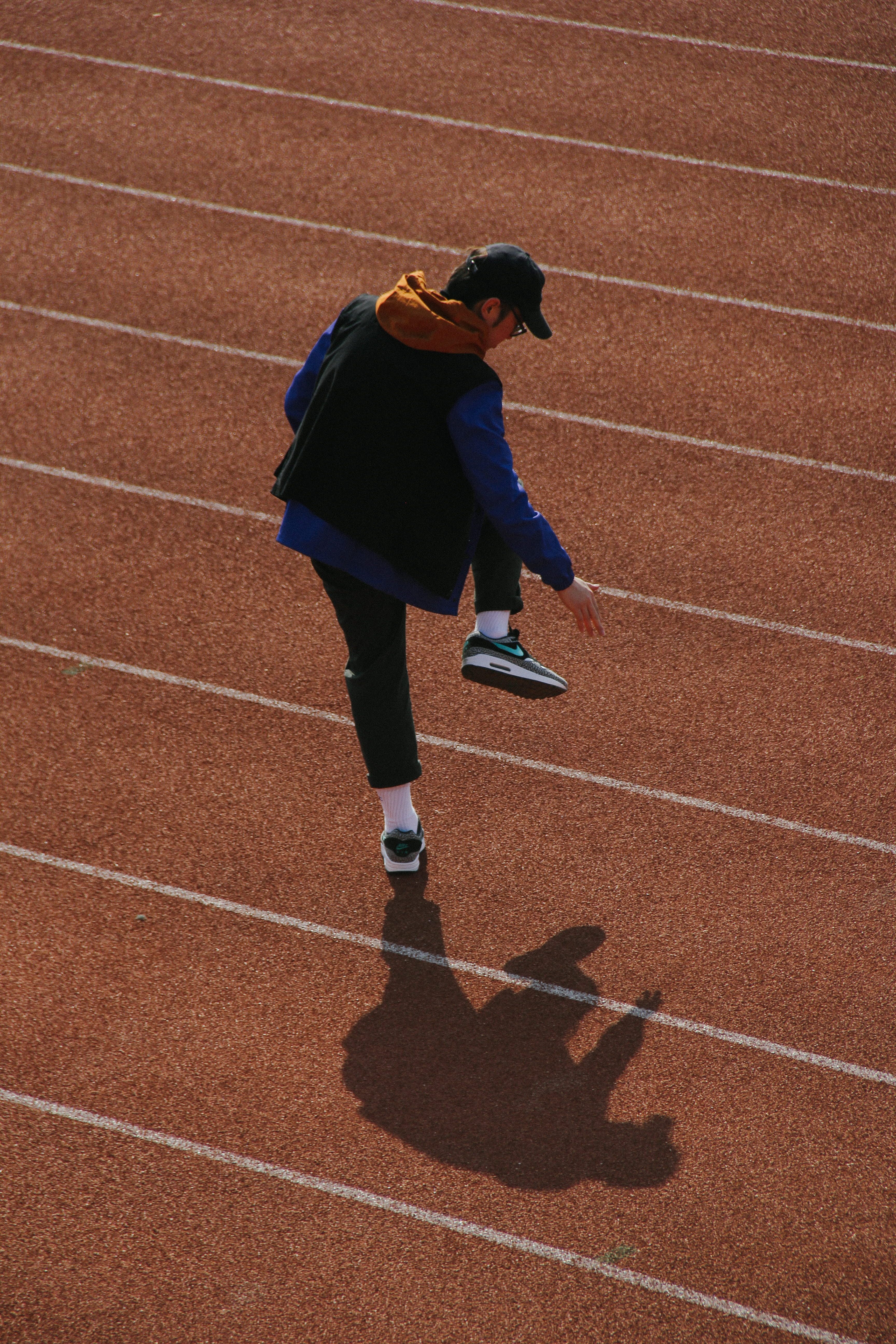 exercising, stadium, healthy Lifestyle, caucasian Ethnicity, sports Clothing, success, determination, speed, fun, single Line, track, people, one Person, Phone HD Wallpaper