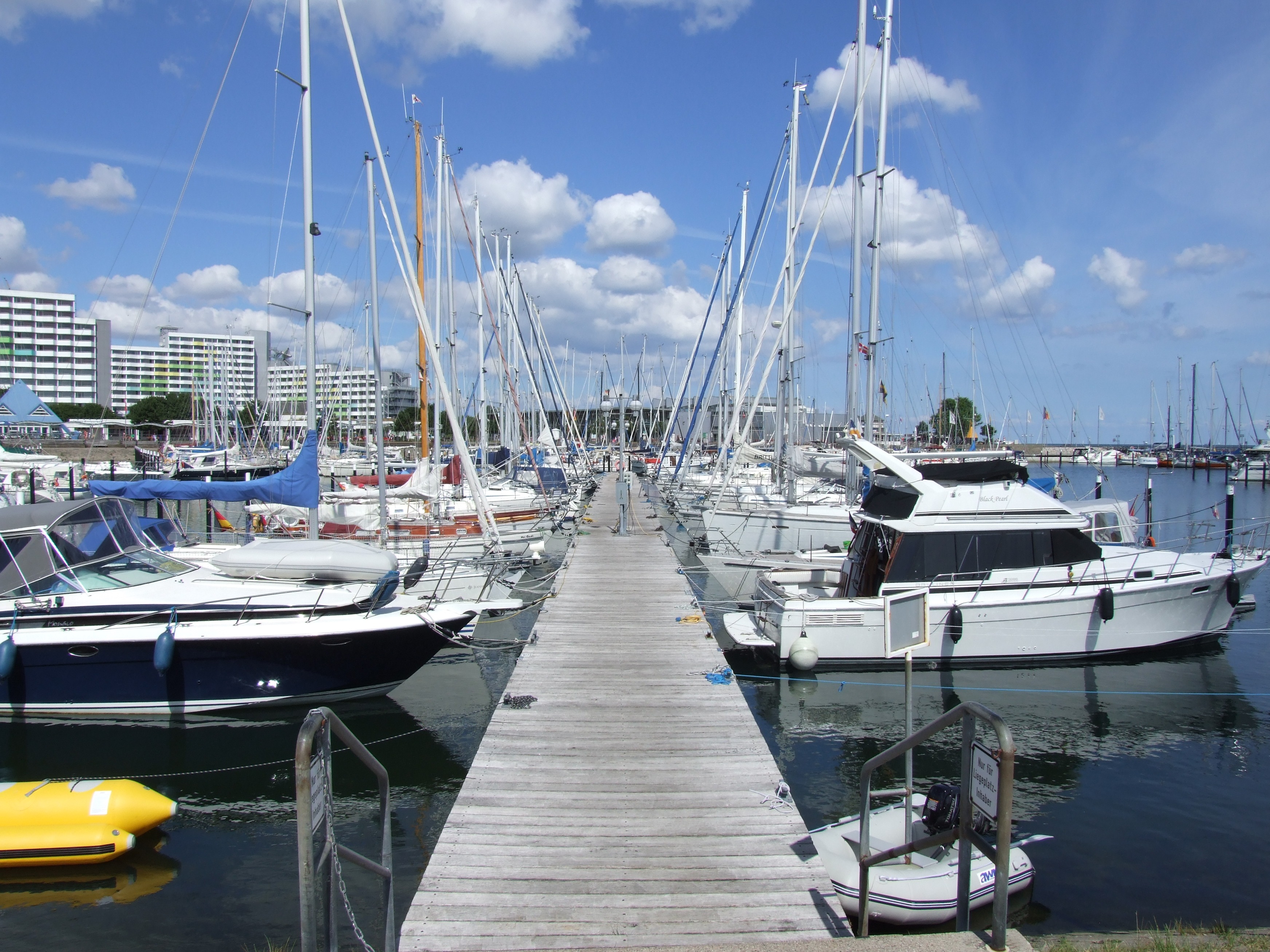 vacations, sailing boats, yachts, sky, day, transportation, luxury, gulls, cloud - sky, baltic sea, pole, nature, commercial Dock, web, holiday, roma table, HD Wallpaper