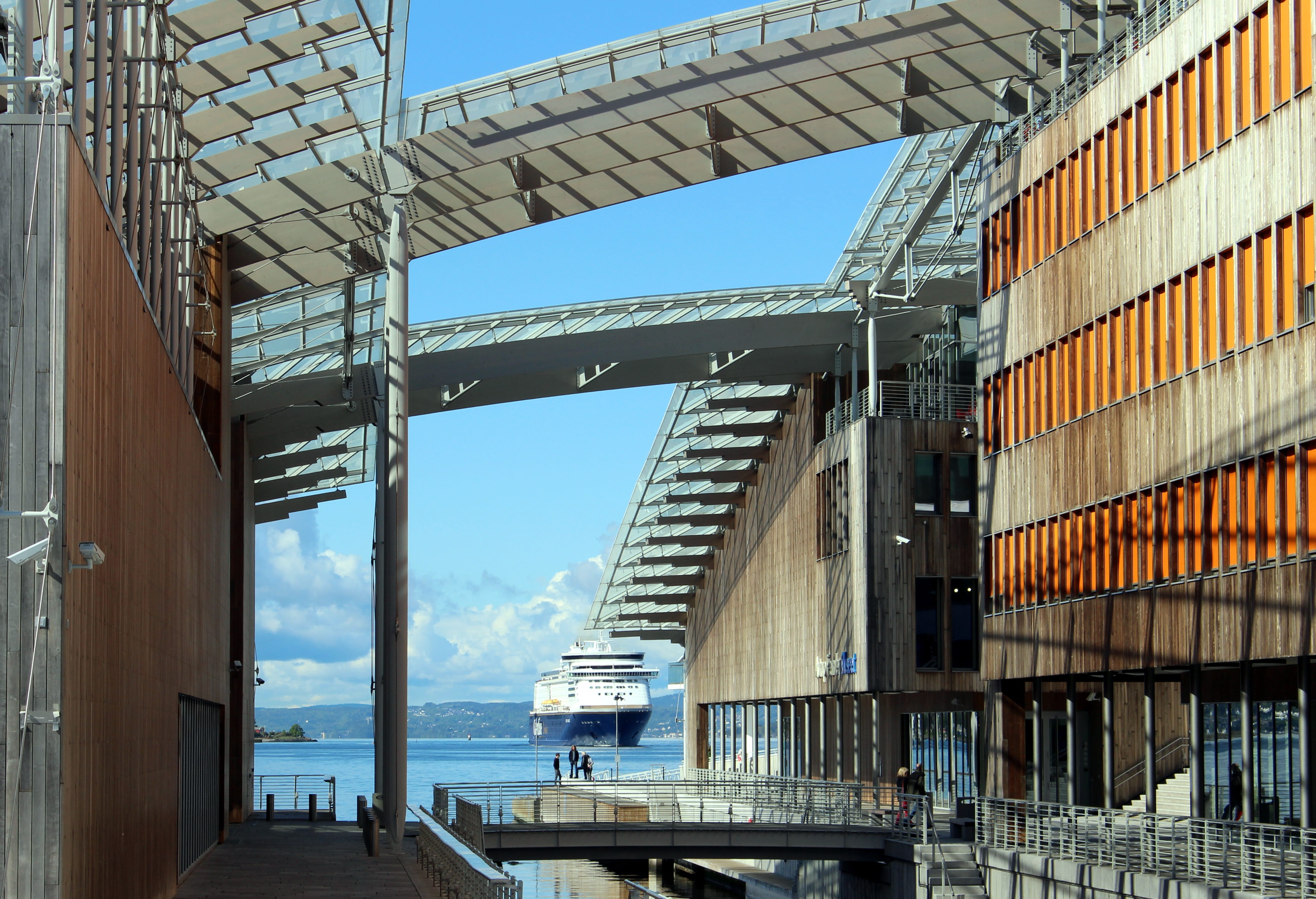 architecture, color line, sky, water, port, scandinavia, outdoors, oslofjord, 4K, ship, bridge, nature, clear sky, low angle view, sunlight, tjuvholmen, HD Wallpaper