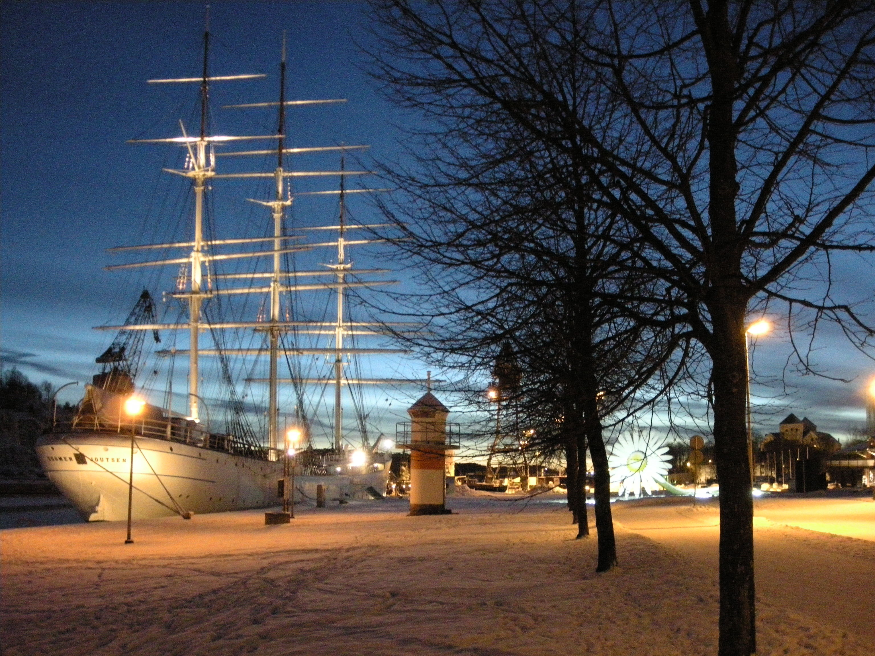 architecture, lighting equipment, sky, built structure, museum, finland swan, nature, plant, illuminated, no people, tree, 2K, outdoors, ship, street, HD Wallpaper