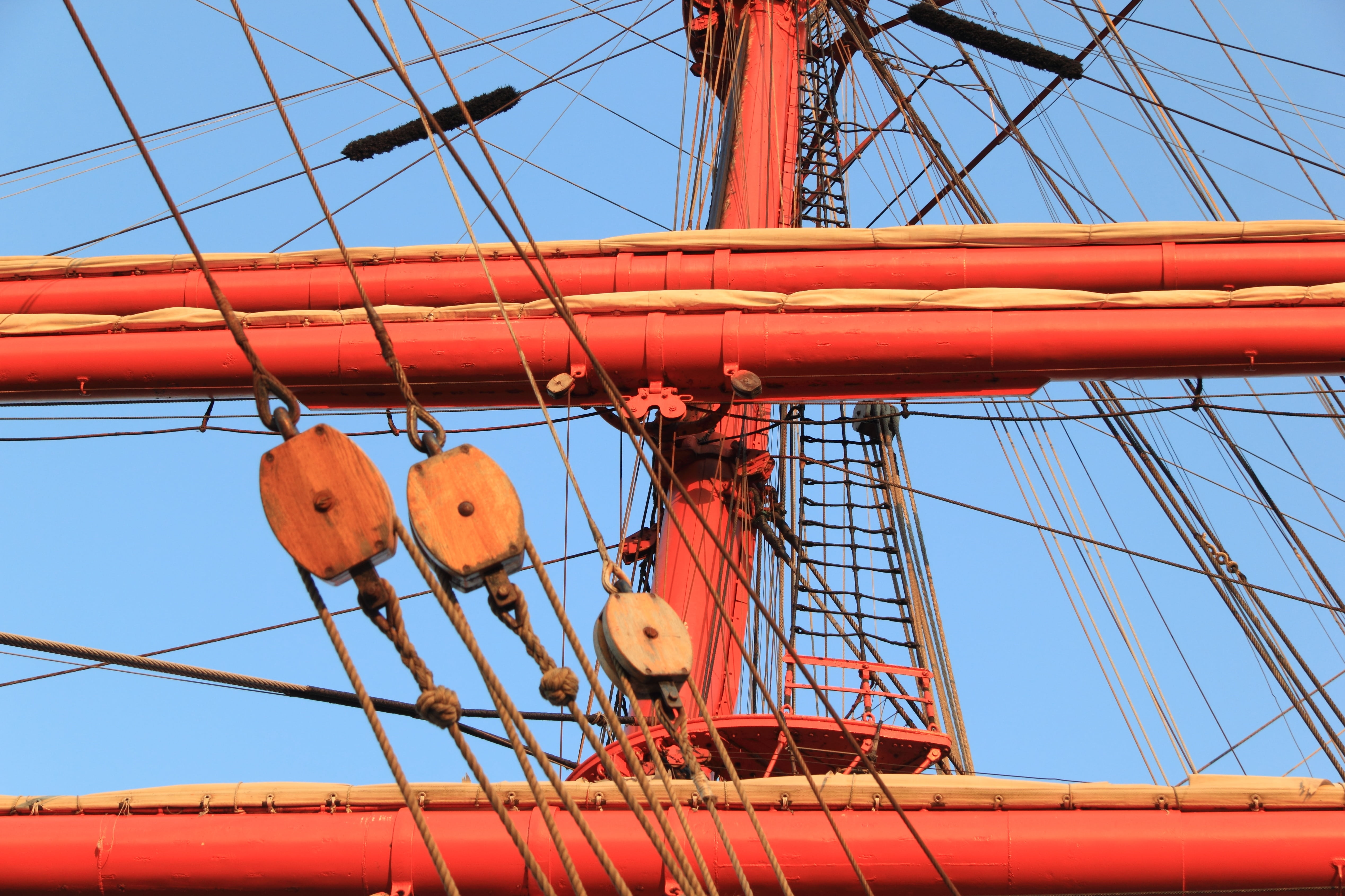 boat, sailing Ship, 4K, architecture, sailing, sunlight, mode of transportation, sky, twilight, rope, travel, metal, sails, germany, ship, red, vessel, HD Wallpaper