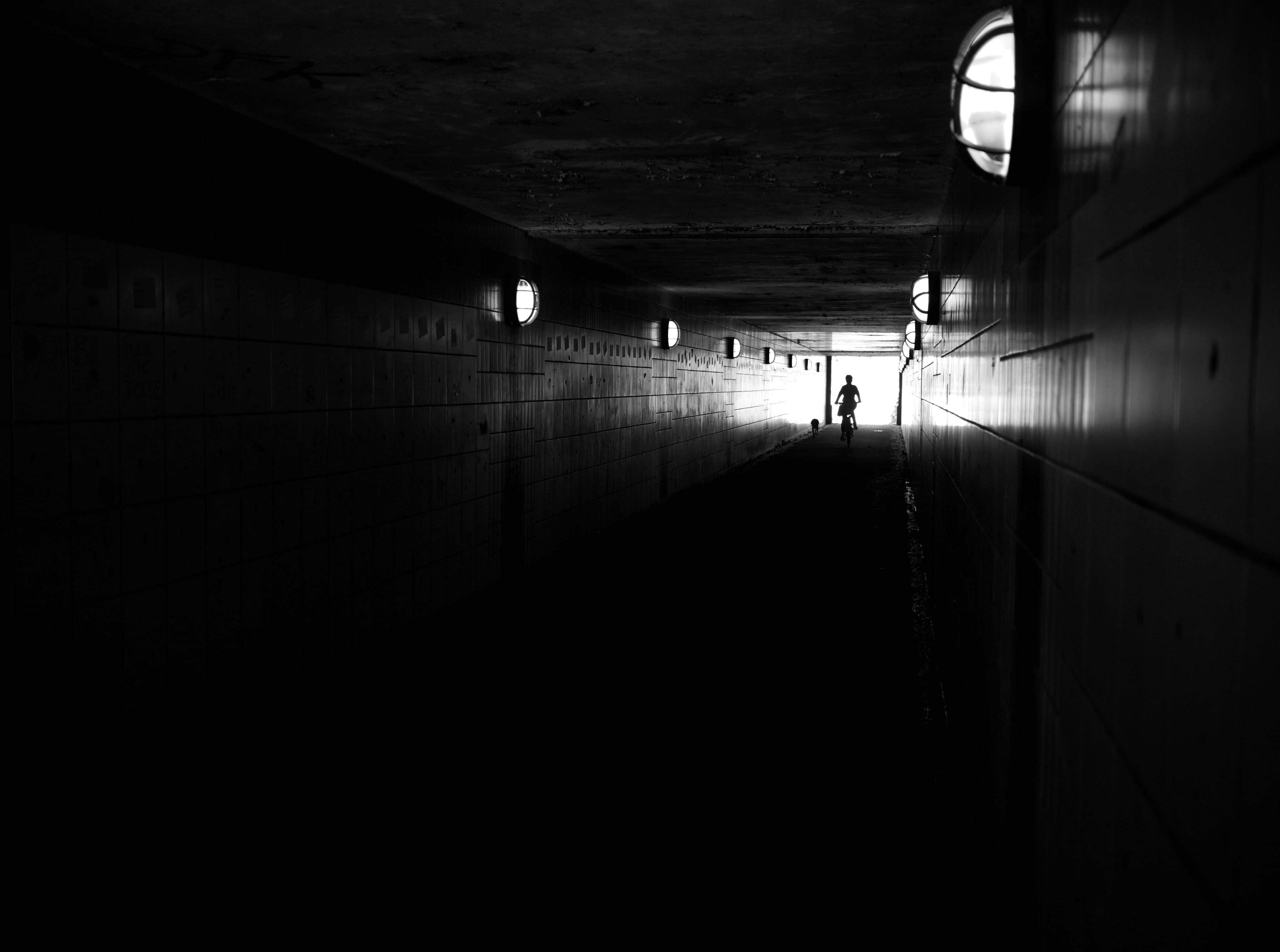 Aero, White, blackandwhite, Woman, iPhoneography, 4K, City, Night, search, Street, Light, Urban, People, Photography, Explore, Black, Travel, HD Wallpaper
