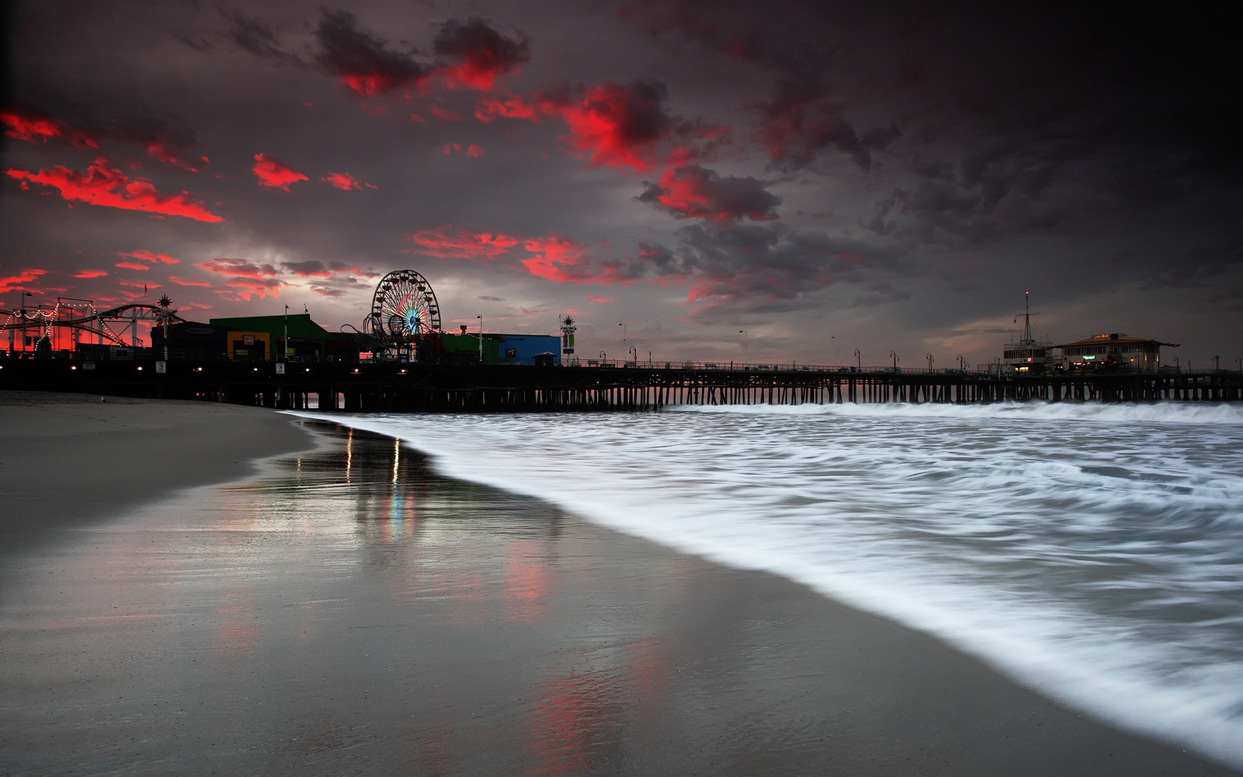 waves, dark, 2K, sea, sky, beautiful, shore, fairgrounds, red, beach, hdr, hd, grey, nature, HD Wallpaper