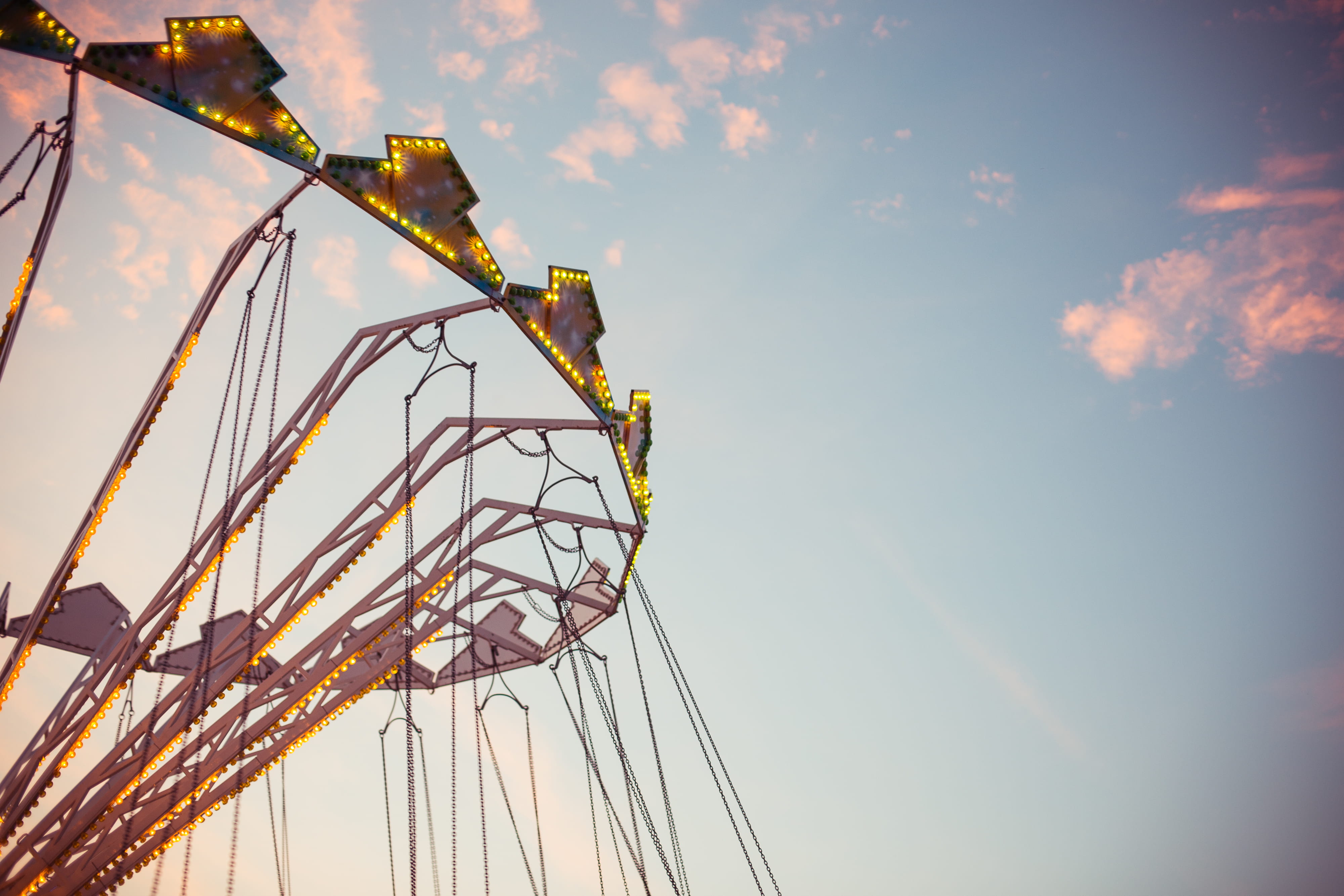 amusement park ride, metal, leisure activity, fun, Evening, arts culture and entertainment, amusement park, festival, multi colored, 4K, machinery, Swing Carousel, HD Wallpaper
