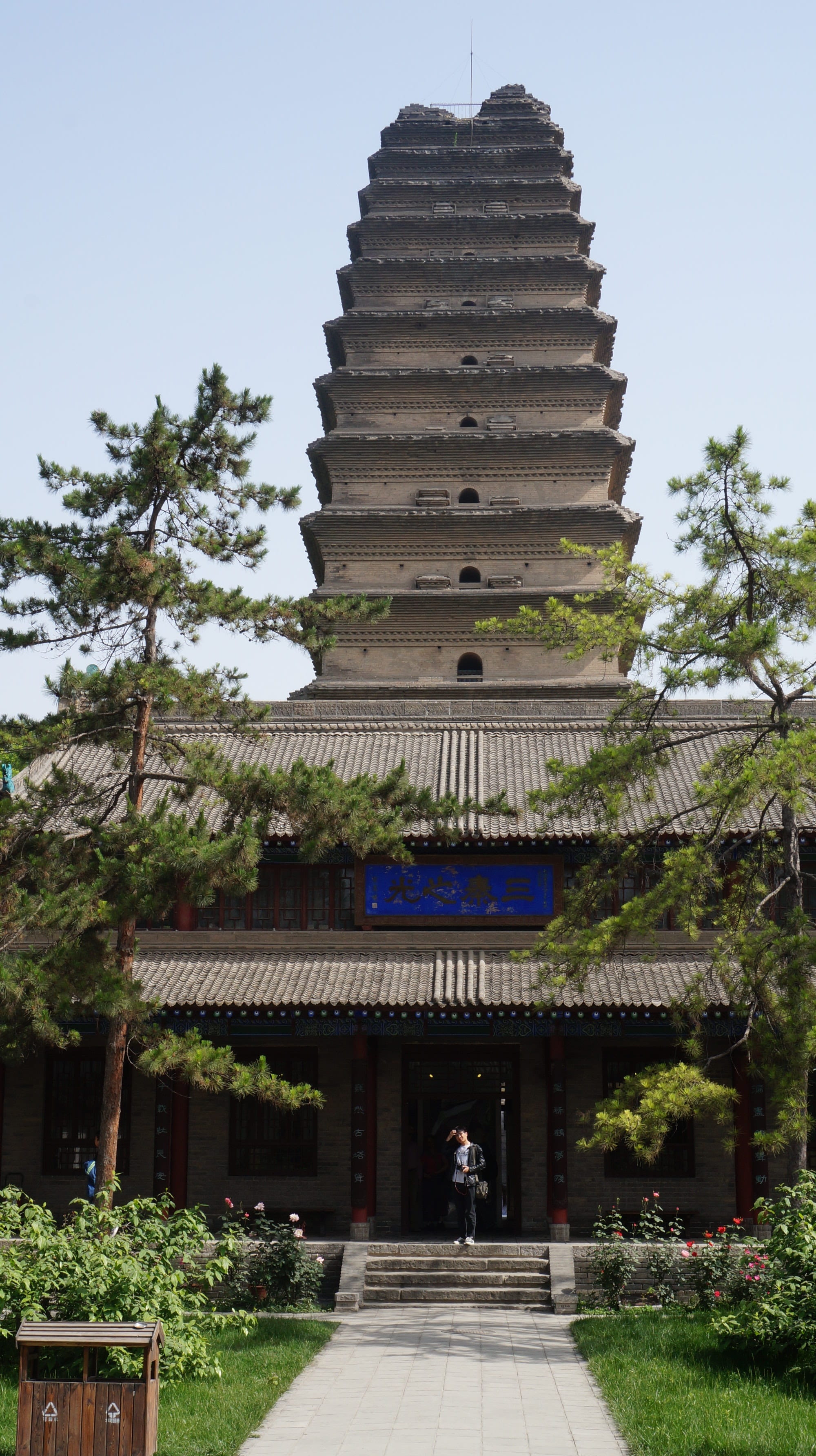 built structure, Asia, outdoors, nature, asian, tree, real people, place of worship, incidental people, beijing, culture, entrance, China, architecture, Phone HD Wallpaper