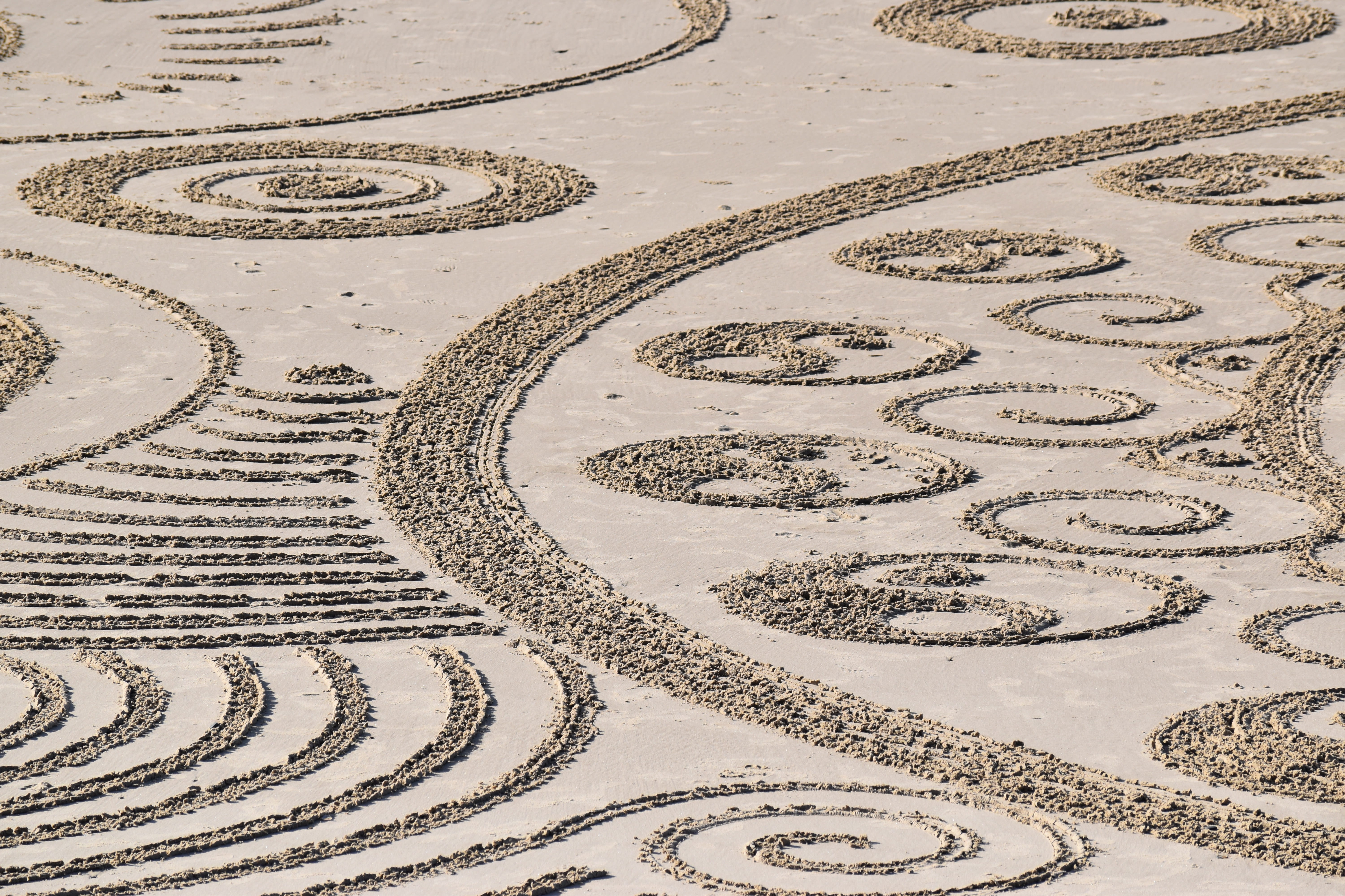 flooring, creativity, paper, australia, art and craft, shape, sand sculpture, backgrounds, symbol drawing, sand art, beach, design, pattern, art, maze, HD Wallpaper