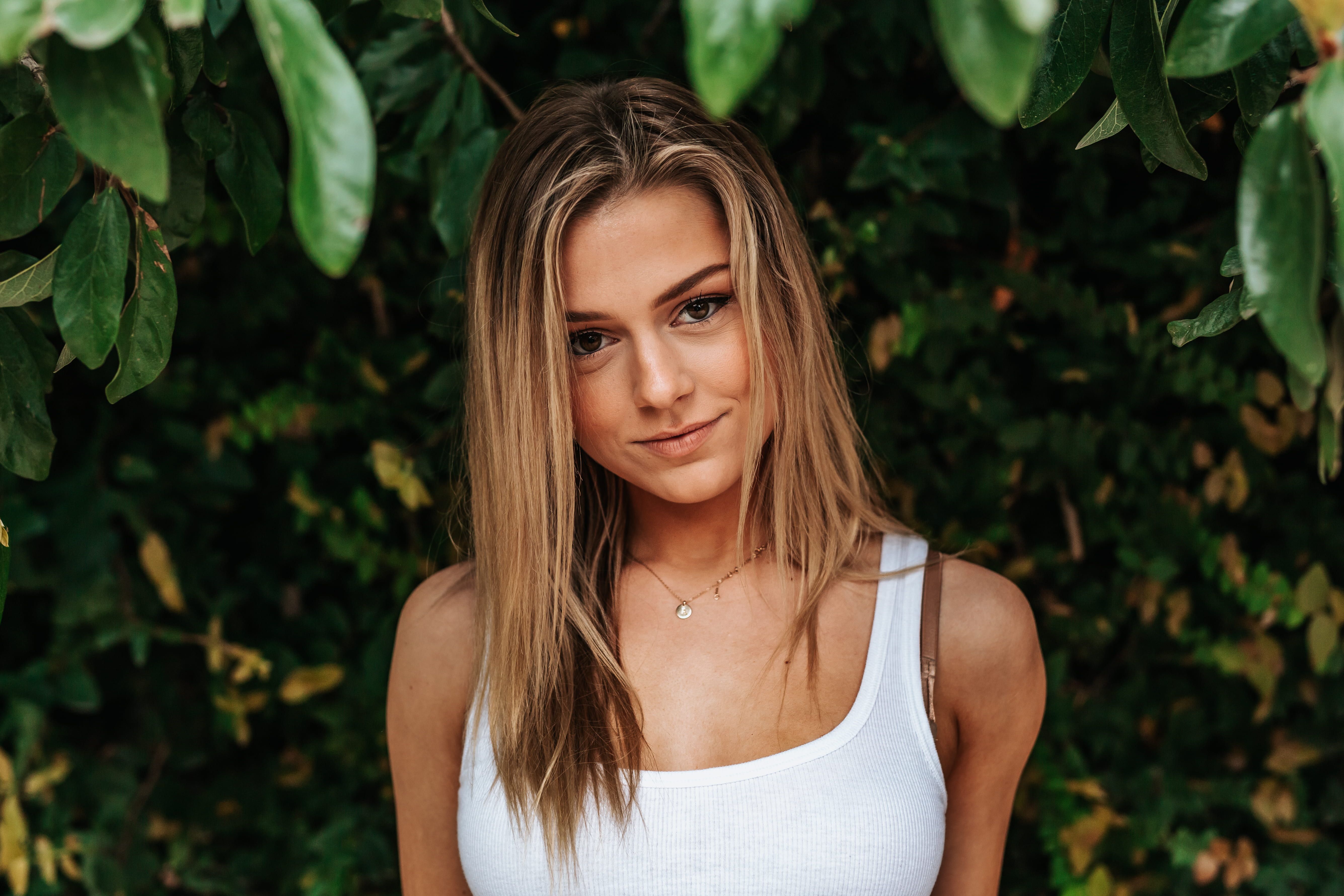 focus on foreground, tanktop, teenager, green, looking at camera, hair, casual clothing, leaf, beautiful woman, beautifulgirl, foliage, lifestyles, plant part, HD Wallpaper