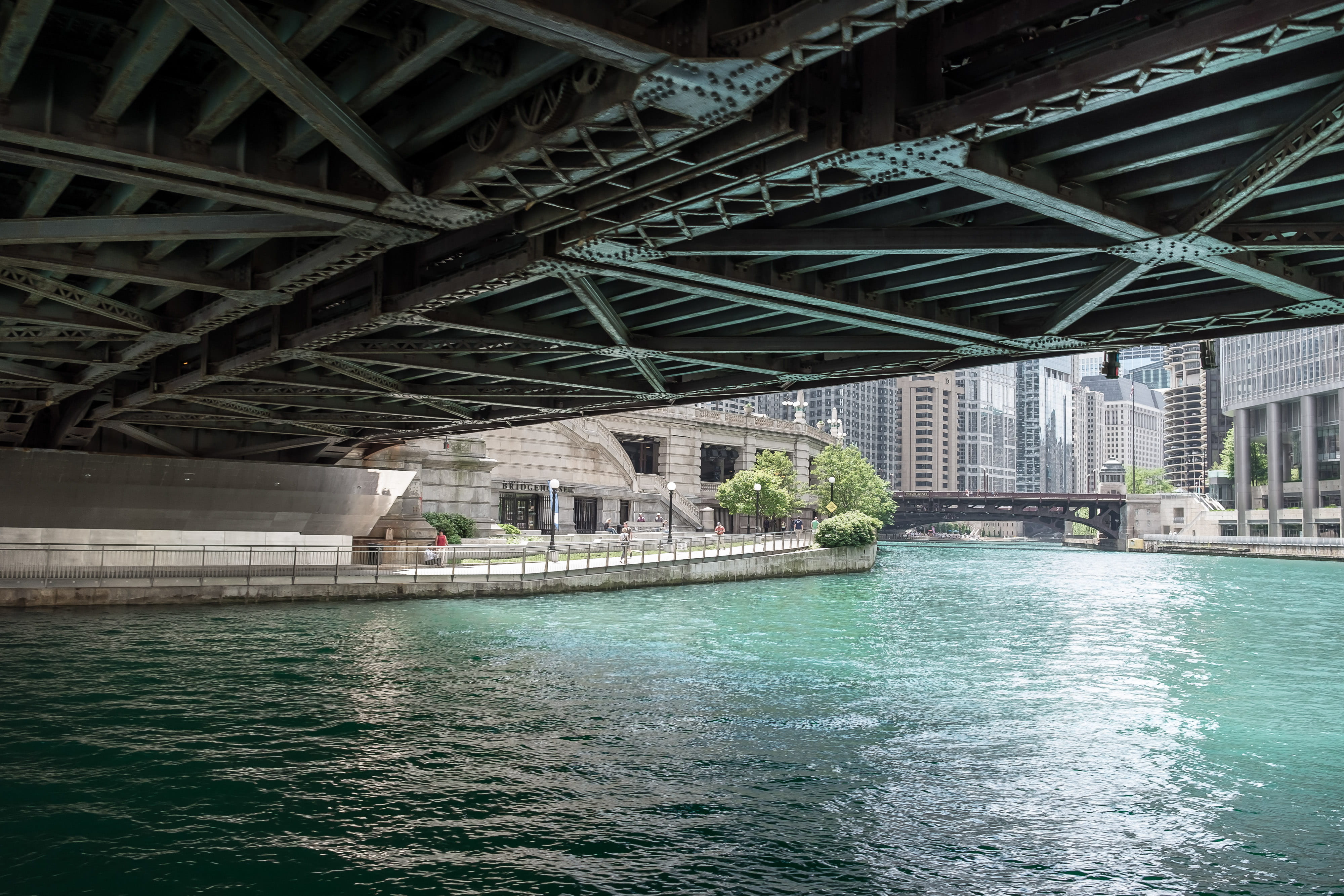 riverwalk, trump, city, underneath, water, skyscraper, bridge, turquoise colored, sunlight, nature, no people, chicago, background, international, building, HD Wallpaper
