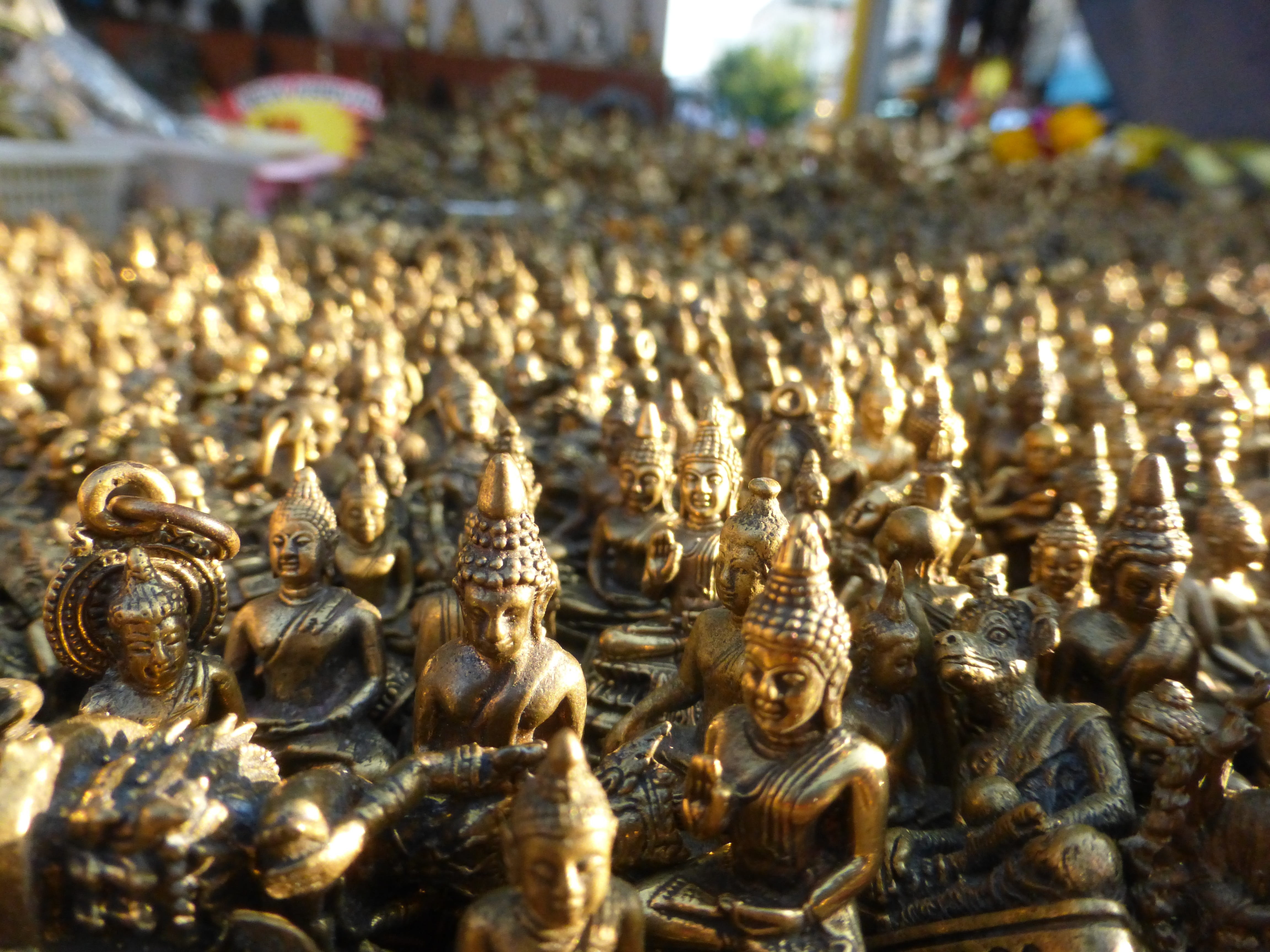 buddhism, human representation, antique, for sale, gold Colored, abundance, cultures, day, temple - Building, 4K, male likeness, retail, architecture, HD Wallpaper