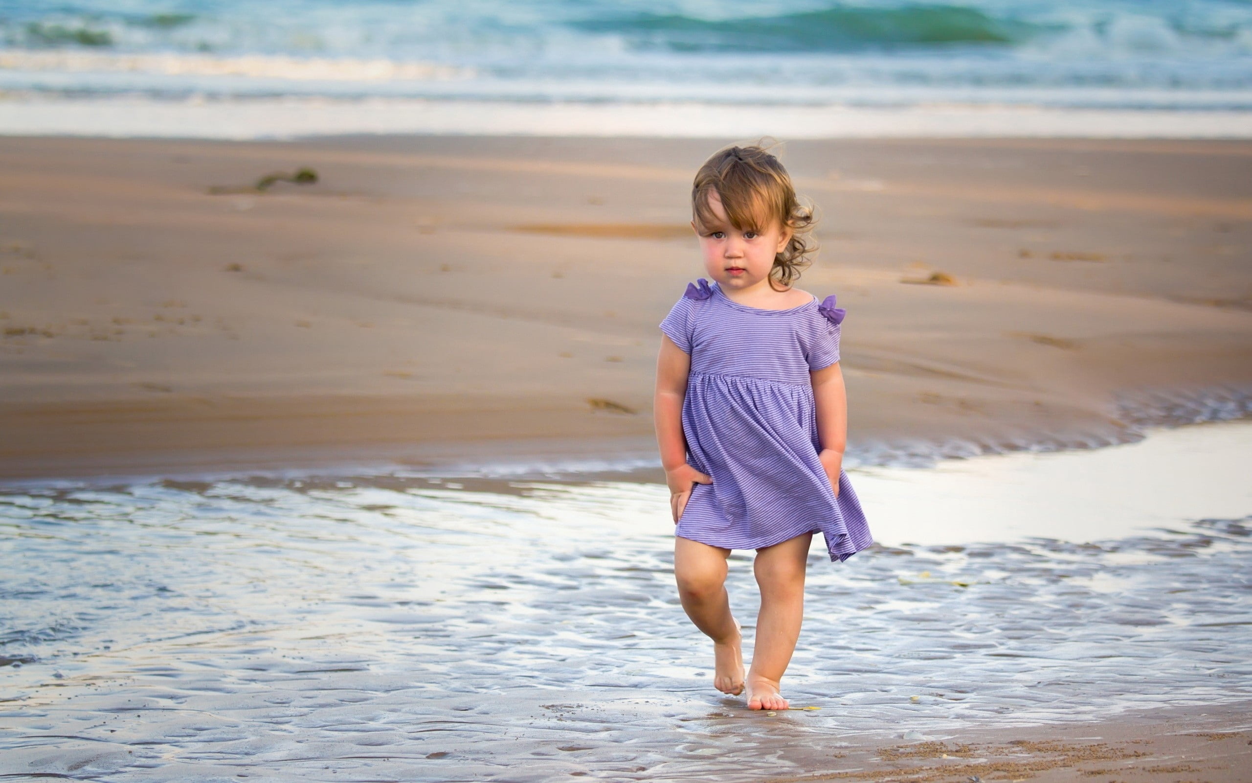 s, innocence, cheerful, joy, waters Edge, beautiful, day, walking, standing, relaxation, playing, beauty In Nature, dress, copy Space, childhood, lifestyles, HD Wallpaper