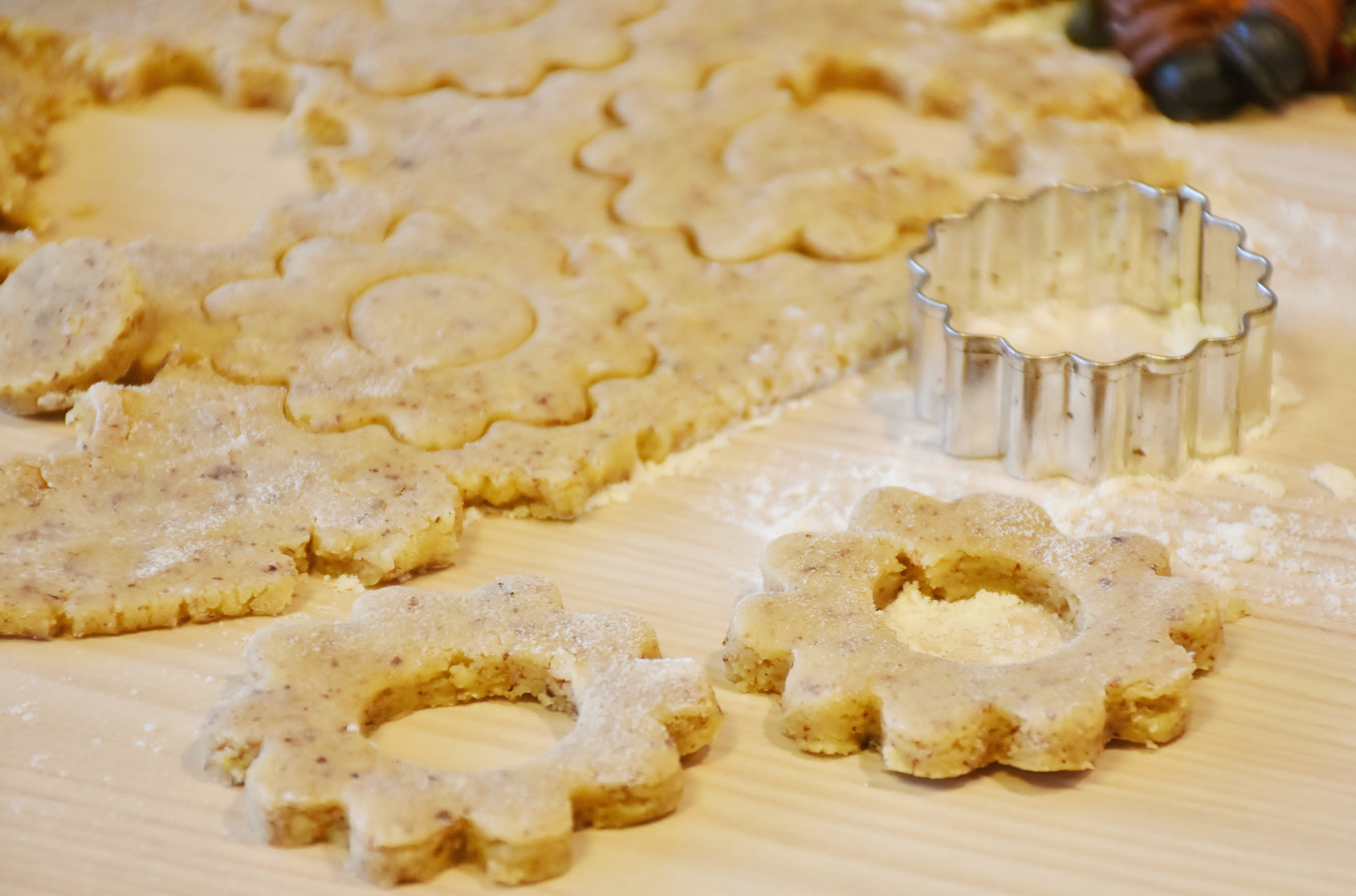 christmas, wave out, preparation, cut out, high angle view, bake, baked, nibble, food photography, raw dough, bake cookies, form, human body part, advent, HD Wallpaper