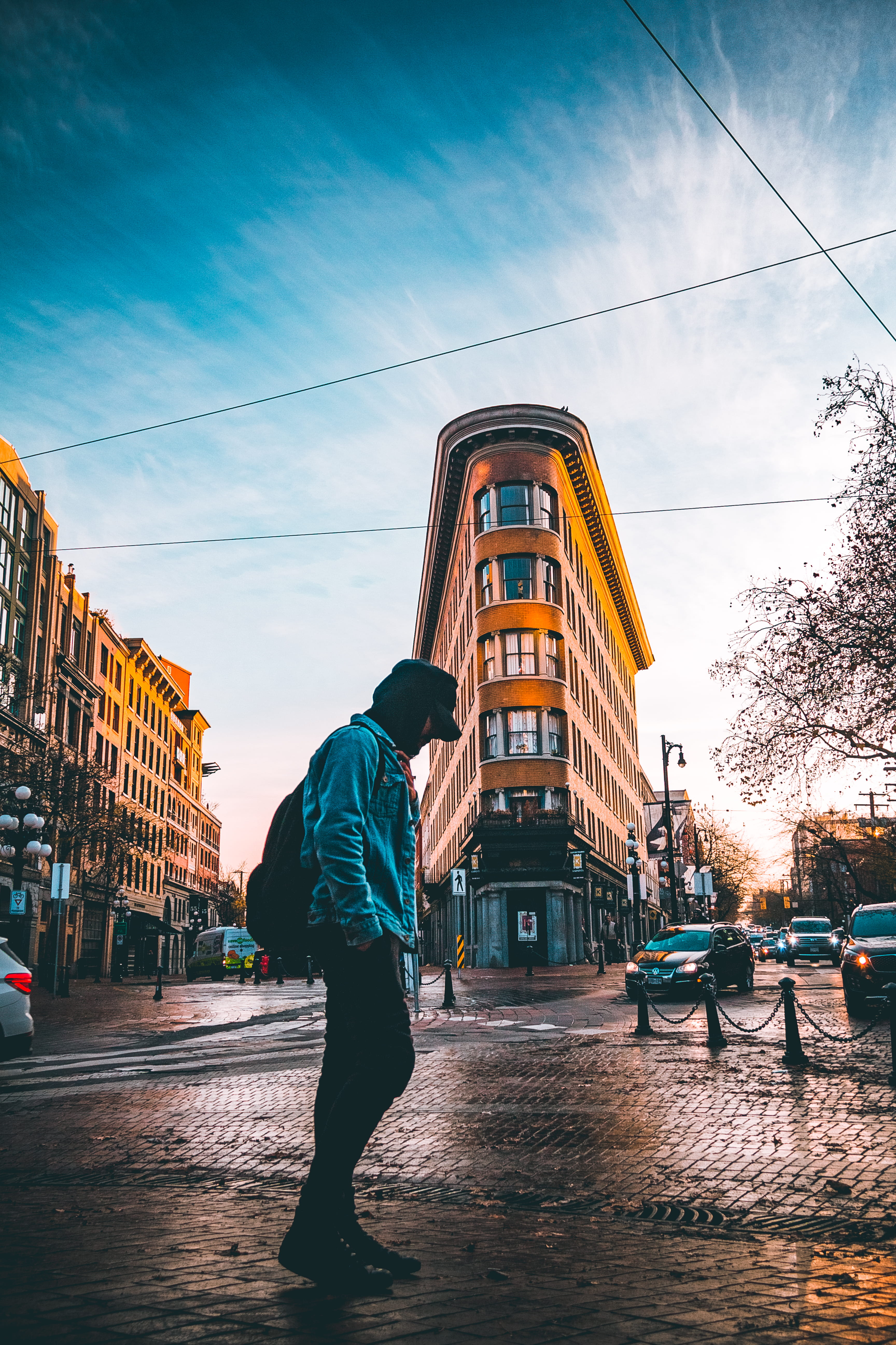 mode of transportation, rush, transportation, morning, rear view, nature, gastown, walking, incidental people, one person, standing, sidewalk, real people, Phone HD Wallpaper
