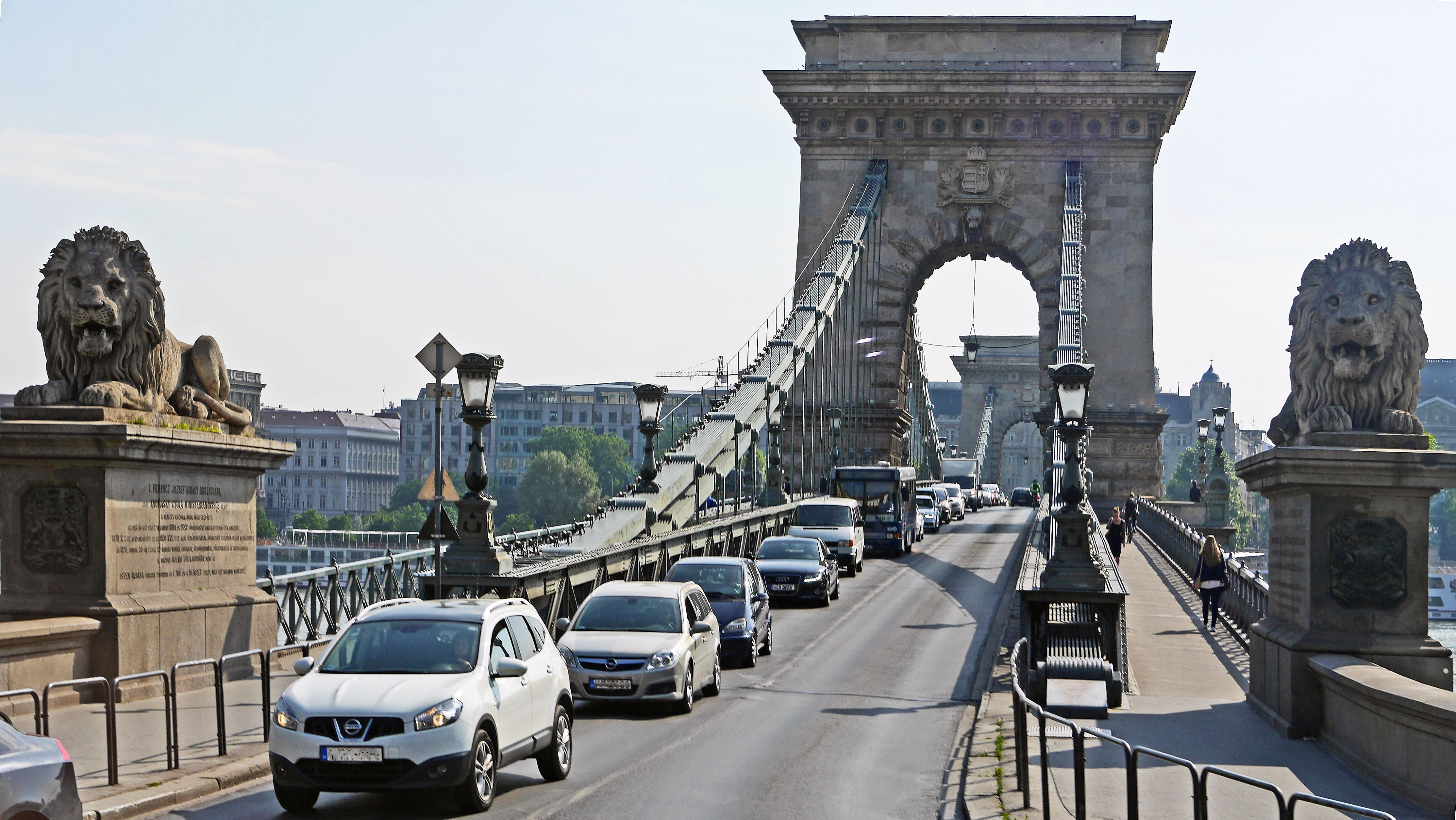 monument, traffic, travel, no people, outdoors, building exterior, tourism, budapest, 4K, cars, city, land vehicle, cityscape, backwater, portal, street, HD Wallpaper