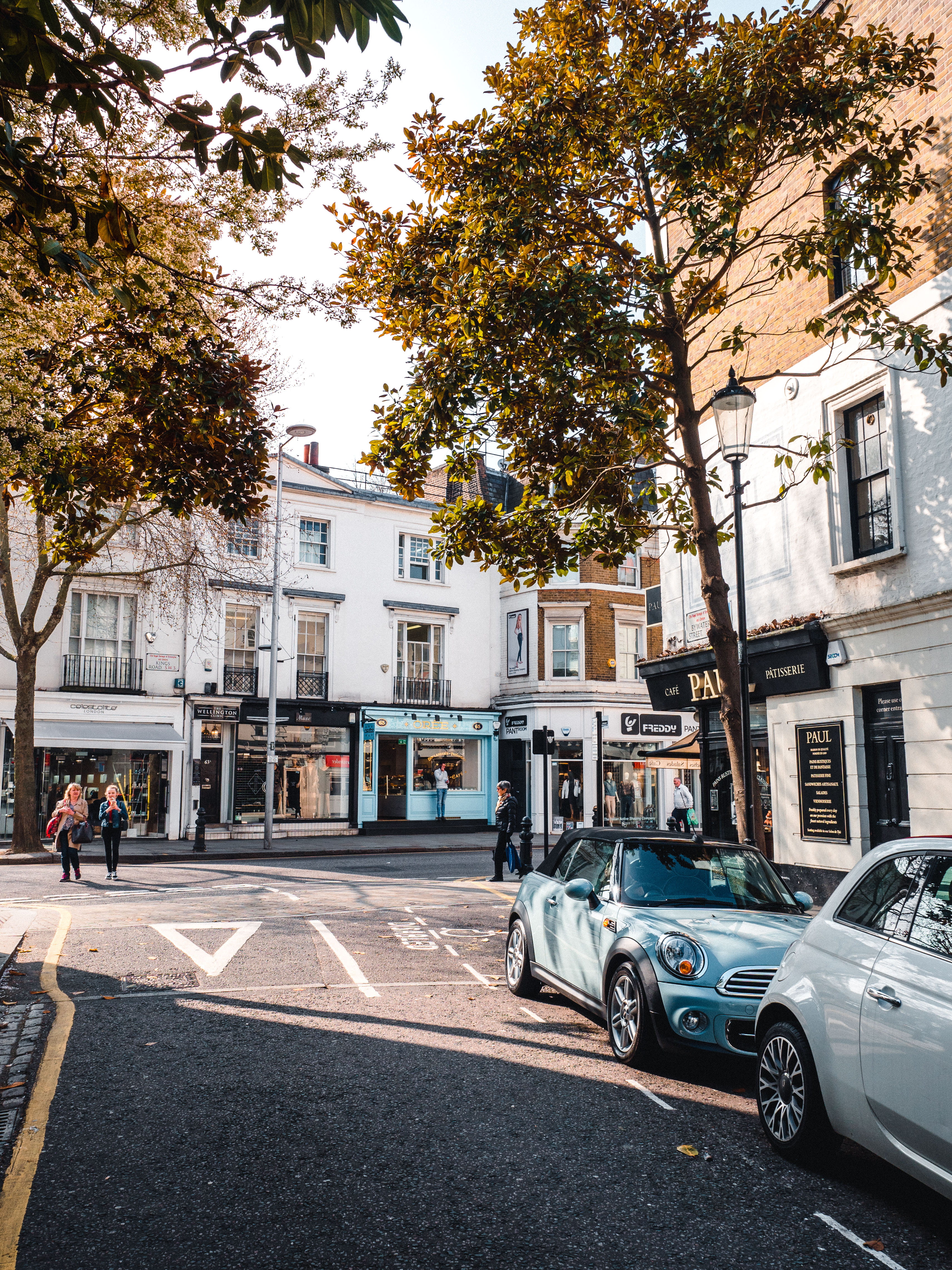 car, residential district, traffic, mode of transportation, architecture, city street, person, vehicle, land vehicle, 4K, incidental people, city, building exterior, Phone HD Wallpaper