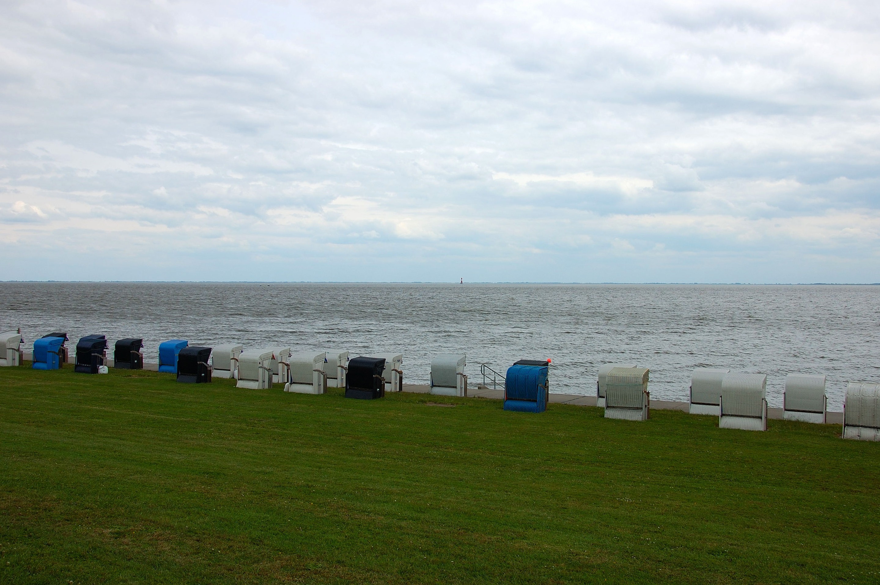 cloud - sky, land, 2K, horizon over water, no people, beach, tranquil scene, hooded beach chair, tranquility, day, nature, horizon, jade, sea, wilhelmshaven, HD Wallpaper