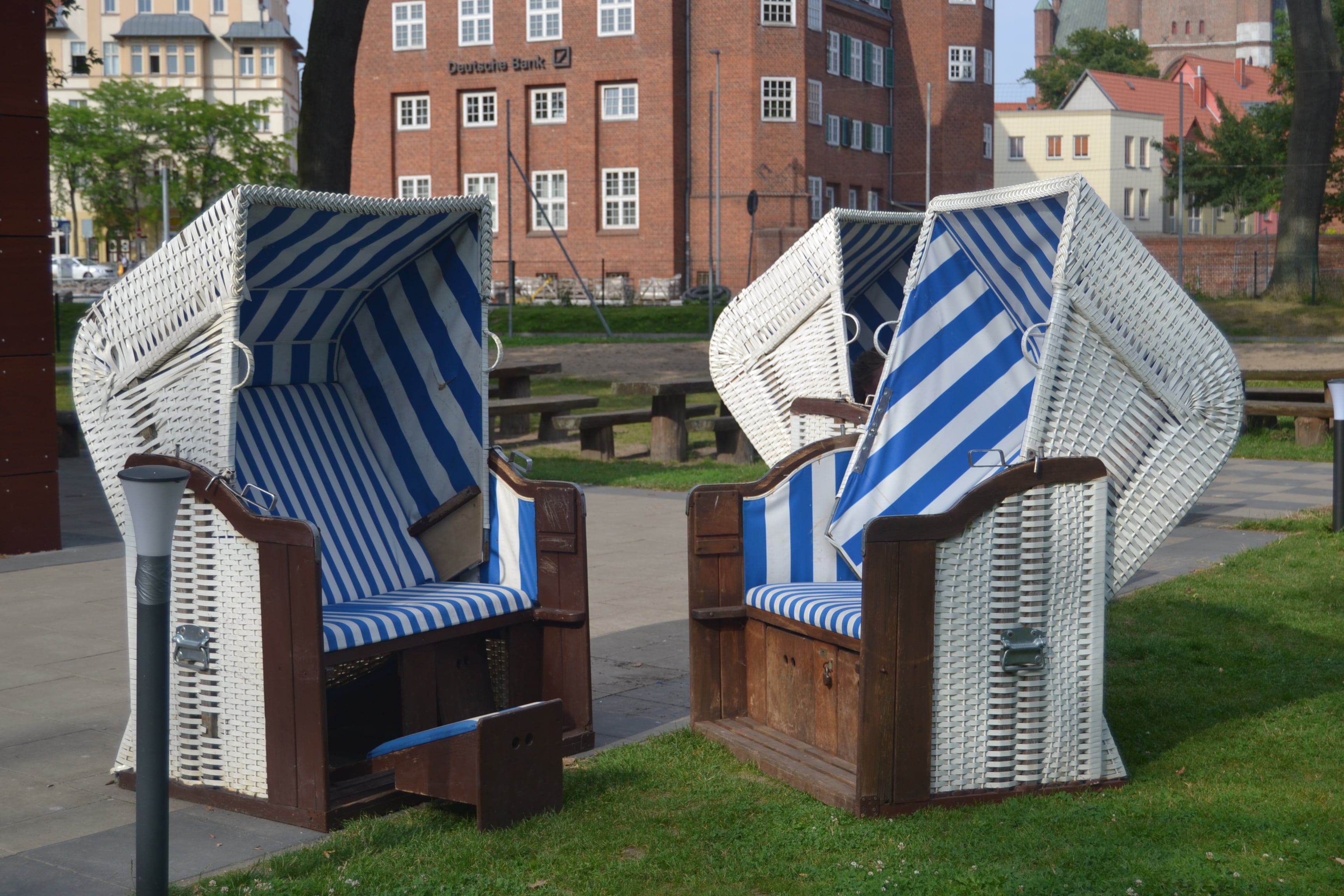 beach chair, relax, sunlight, plant, seat, sun, hooded beach chair, row house, day, flag, north sea, 2K, lawn, house, wind, holiday, grass, wind protection, HD Wallpaper
