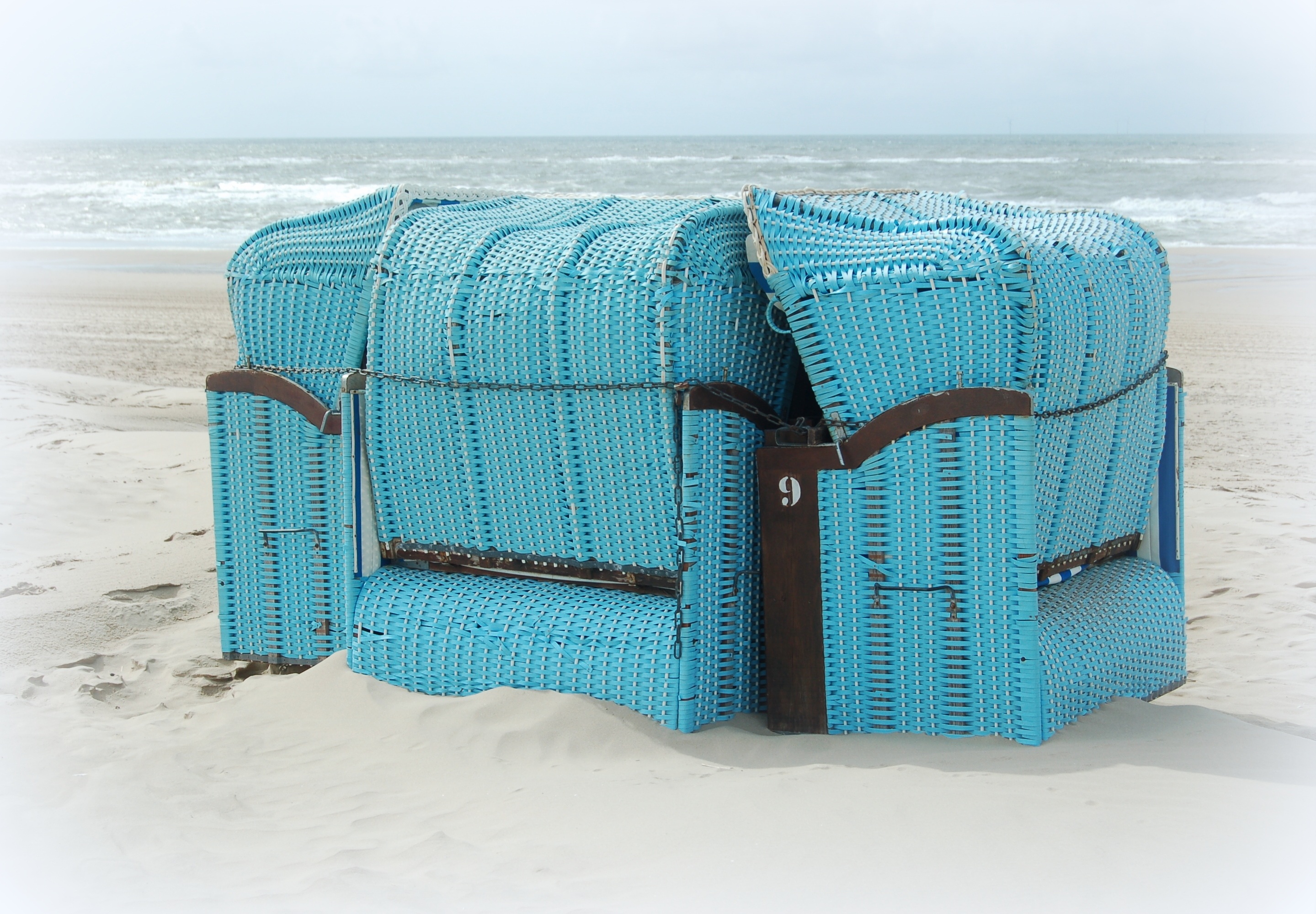 holiday, 2K, blue, sun, hooded beach chair, scenics - nature, chairs, beach, nature, vacations, blue sky, land, outdoors, summer, cloud, tranquility, sandy beach, HD Wallpaper