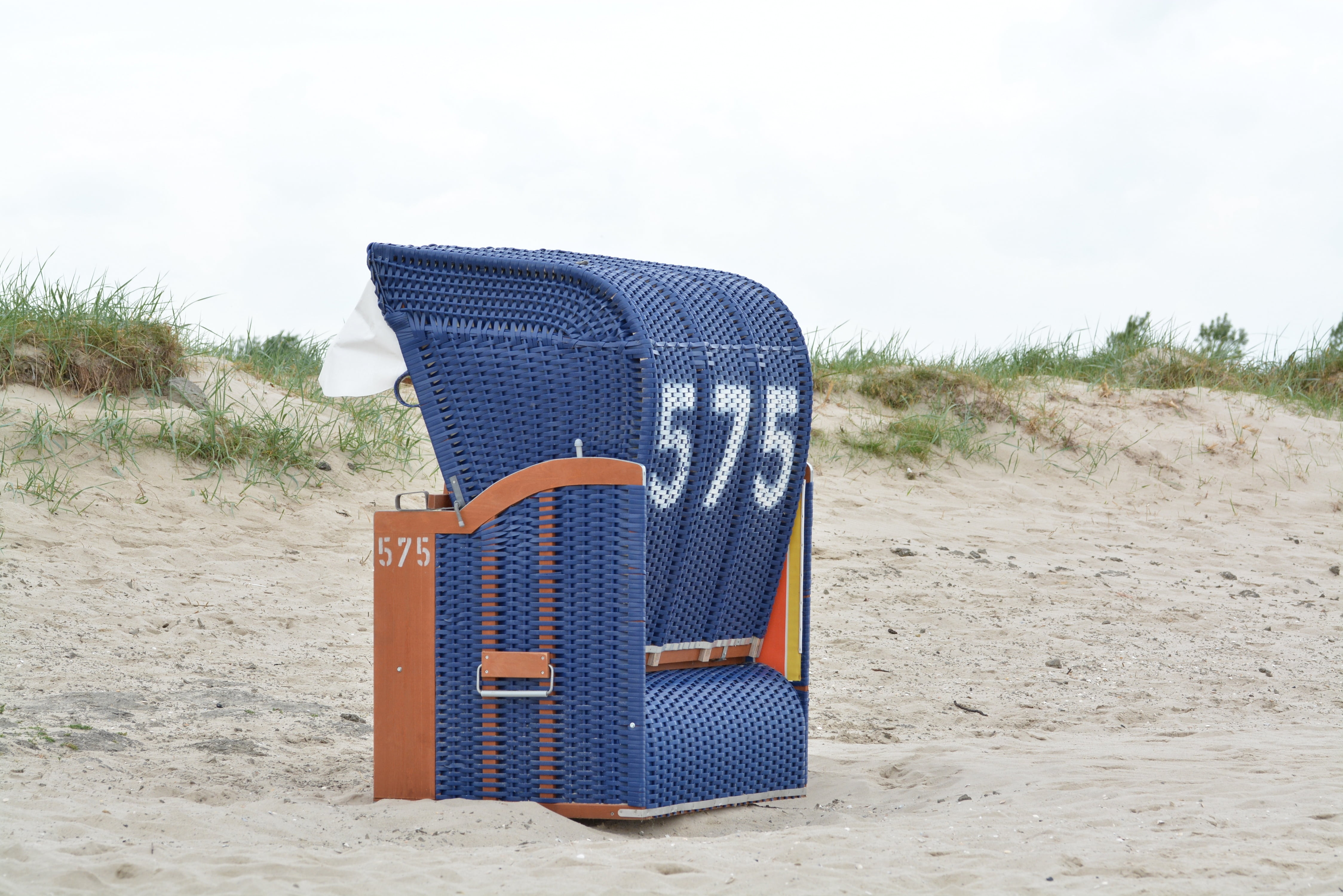 basket, nature, no people, sand, intertwined, ratan, seat, sky, absence, vacations, 4K, plant, number, beach, beach chair, empty, holiday, pasture, tranquility, HD Wallpaper